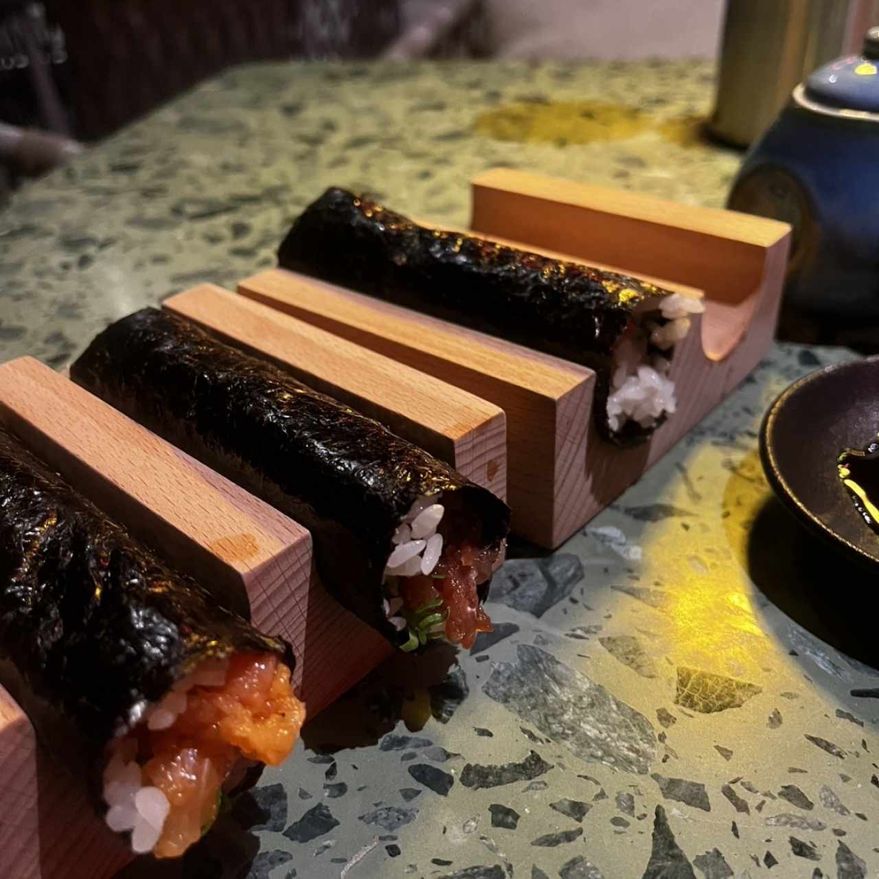 Spicy Salmon , tuna & hamachi aceividado