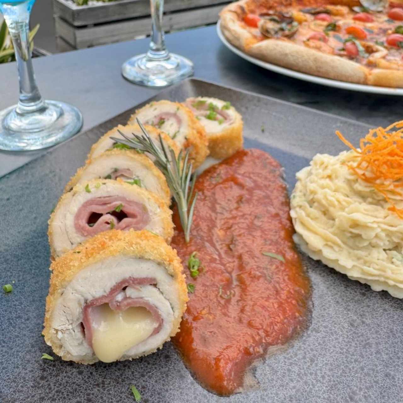Medallones de Pollo Relleno