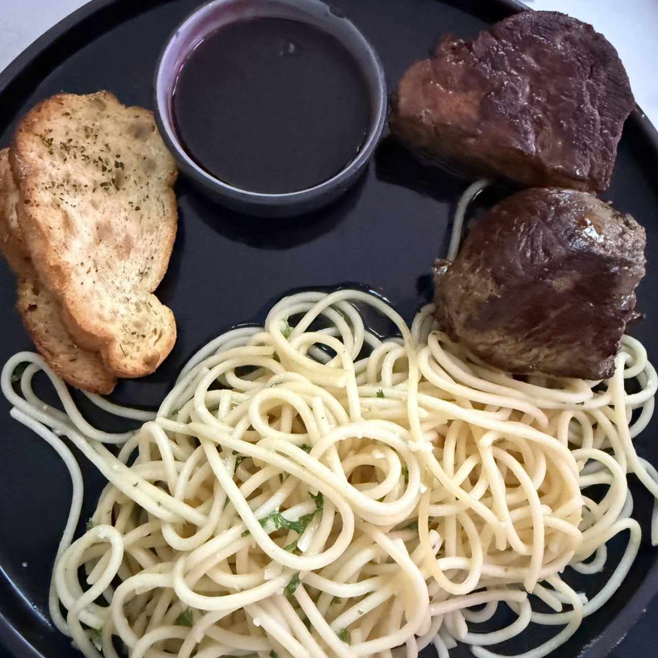 Filete de Res en Salsa de Vino Tinto