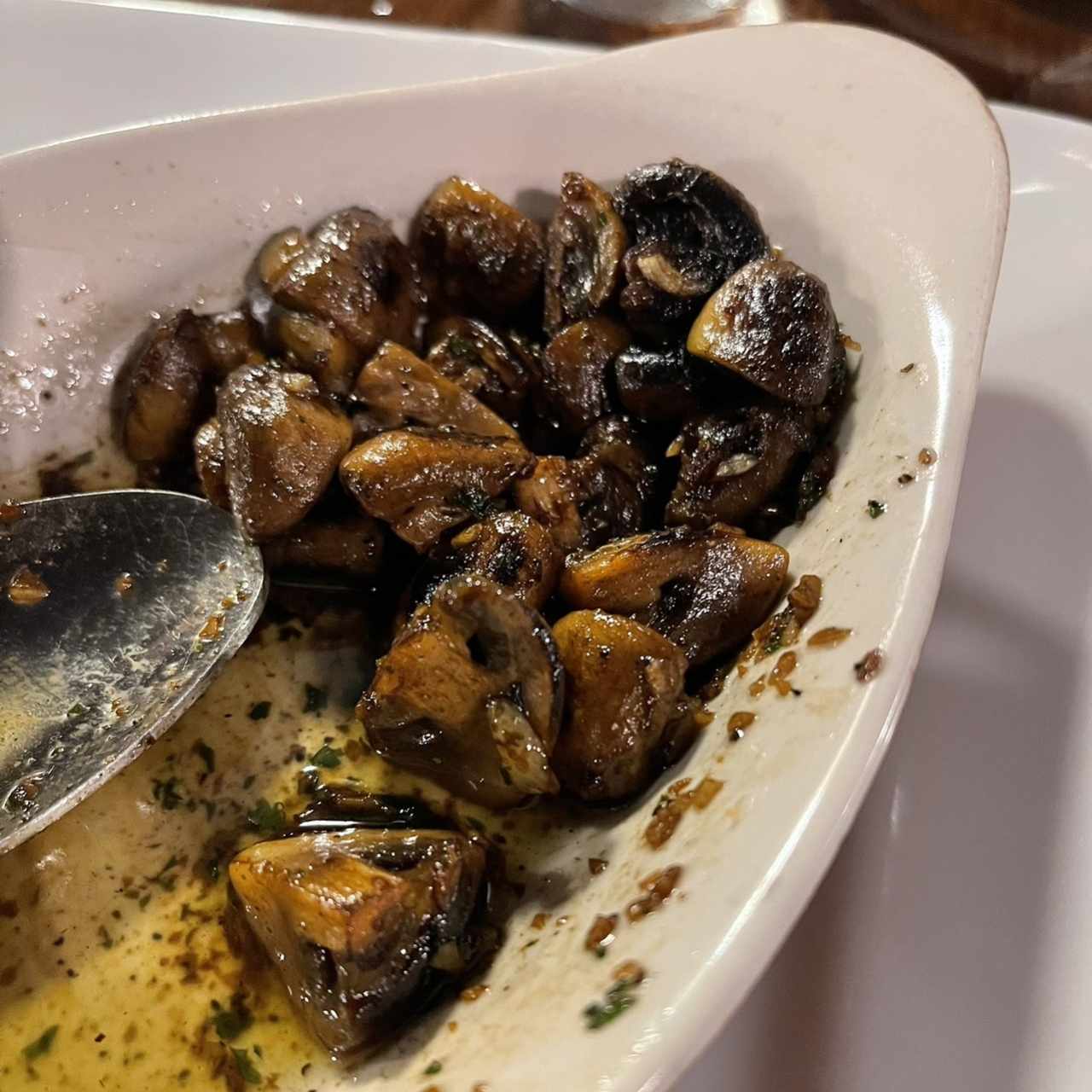 Hongos al ajillo
