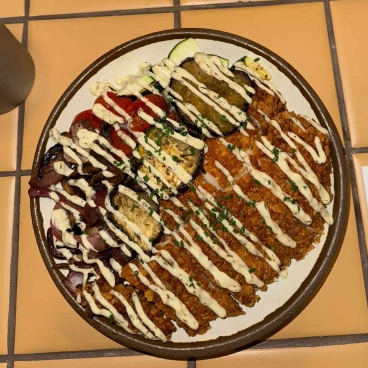 Bowl con milanesa de pollo