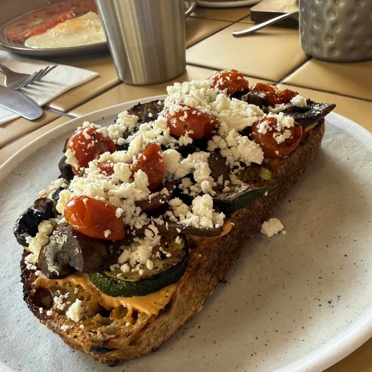 Tostada ee zuchinni y chanpiñones