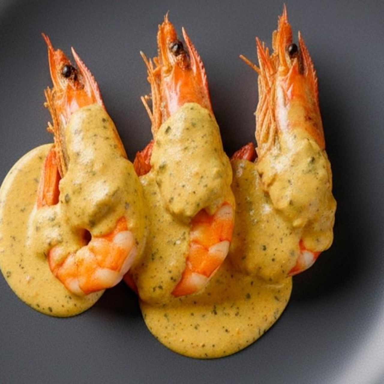 LANGOSTINO EN SALSA TRUFADA