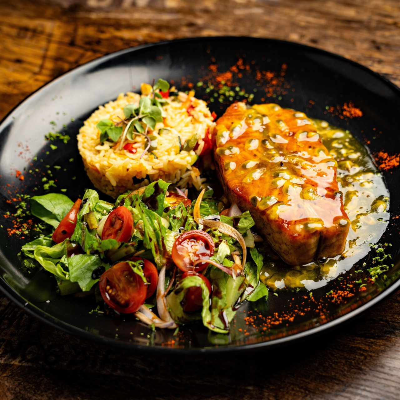 SALMON EN SALSA DE MARACUYA