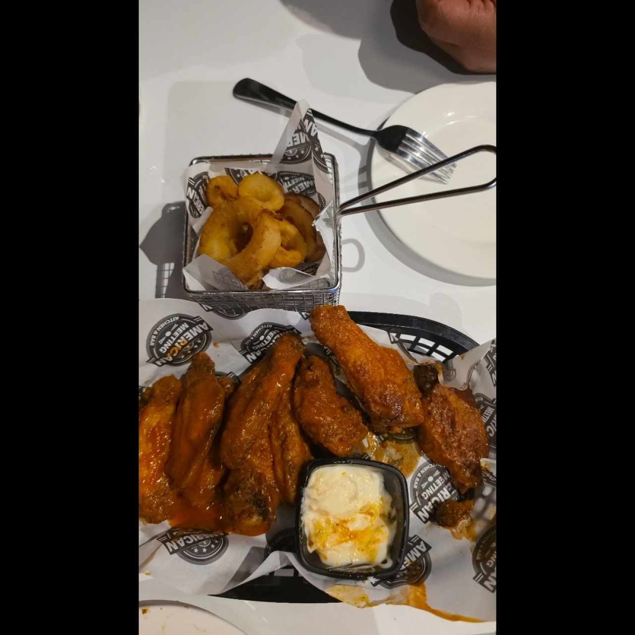 ALITAS & BONELESS TEXANOS (10 UNIDADES)