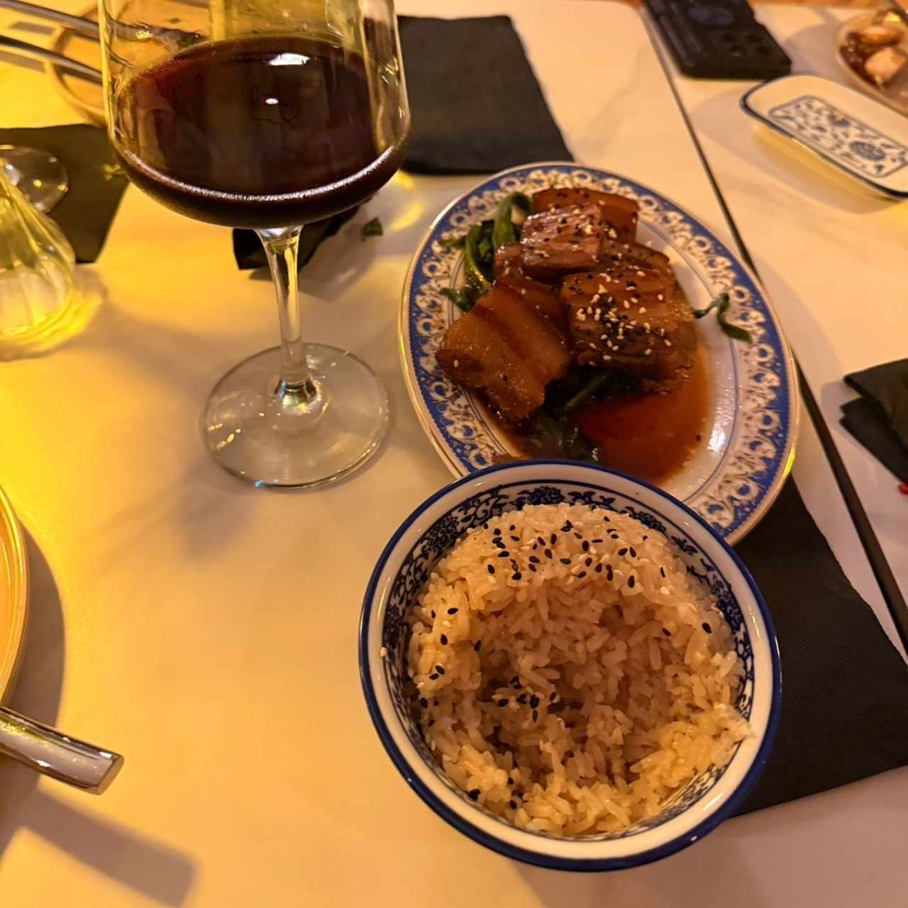 Pork Belly Dong Po Rou y Arroz con Coco 