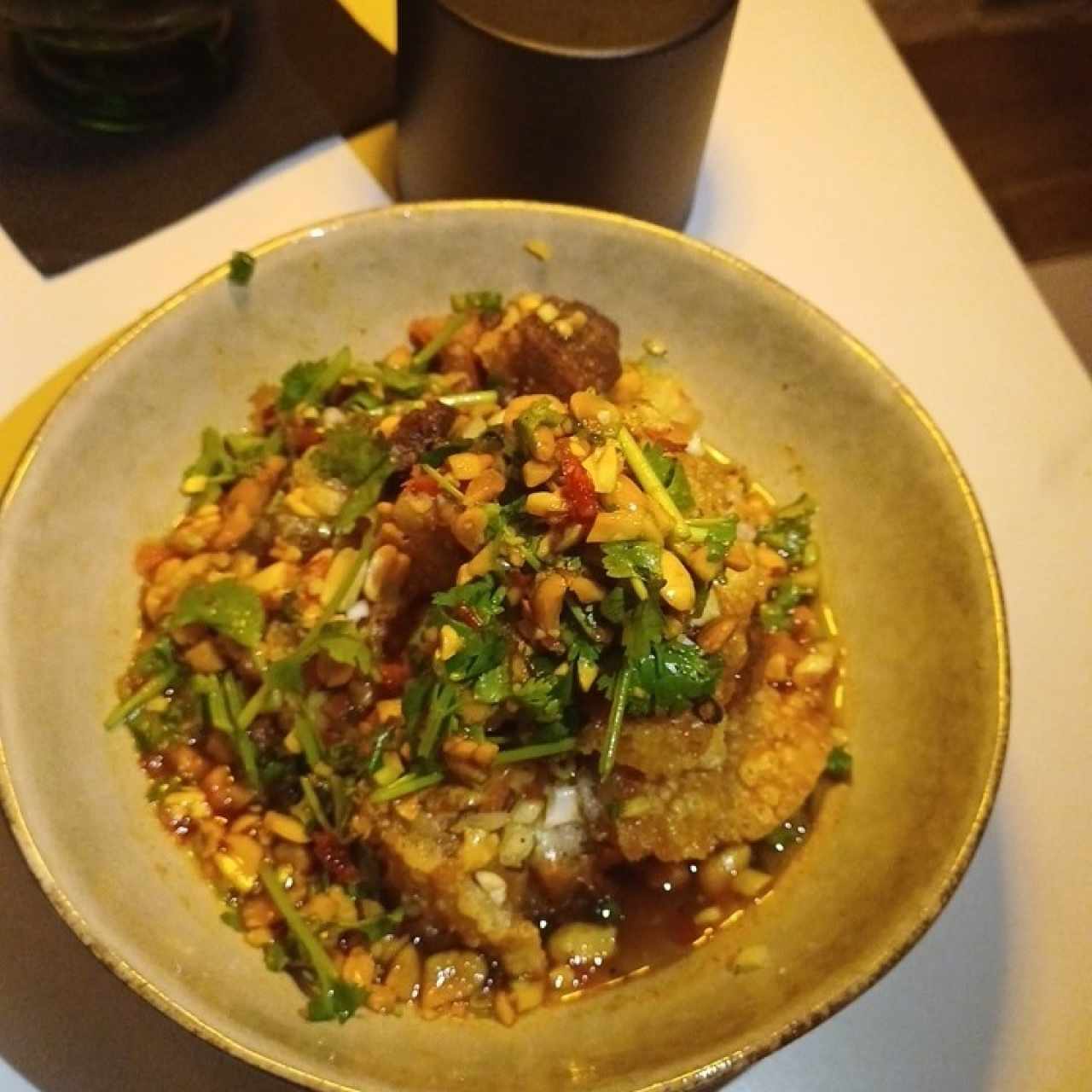 Entrada - Chicharrón Crijiente Pegajoso y Panceta Frita al Wok.