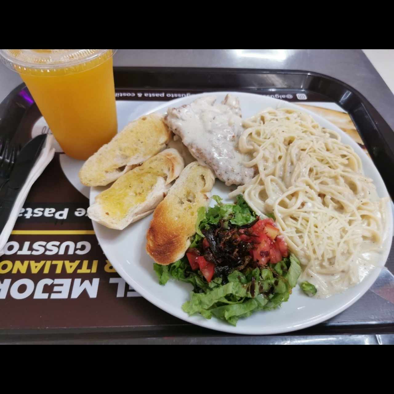 Pasta Alfredo con milanesa