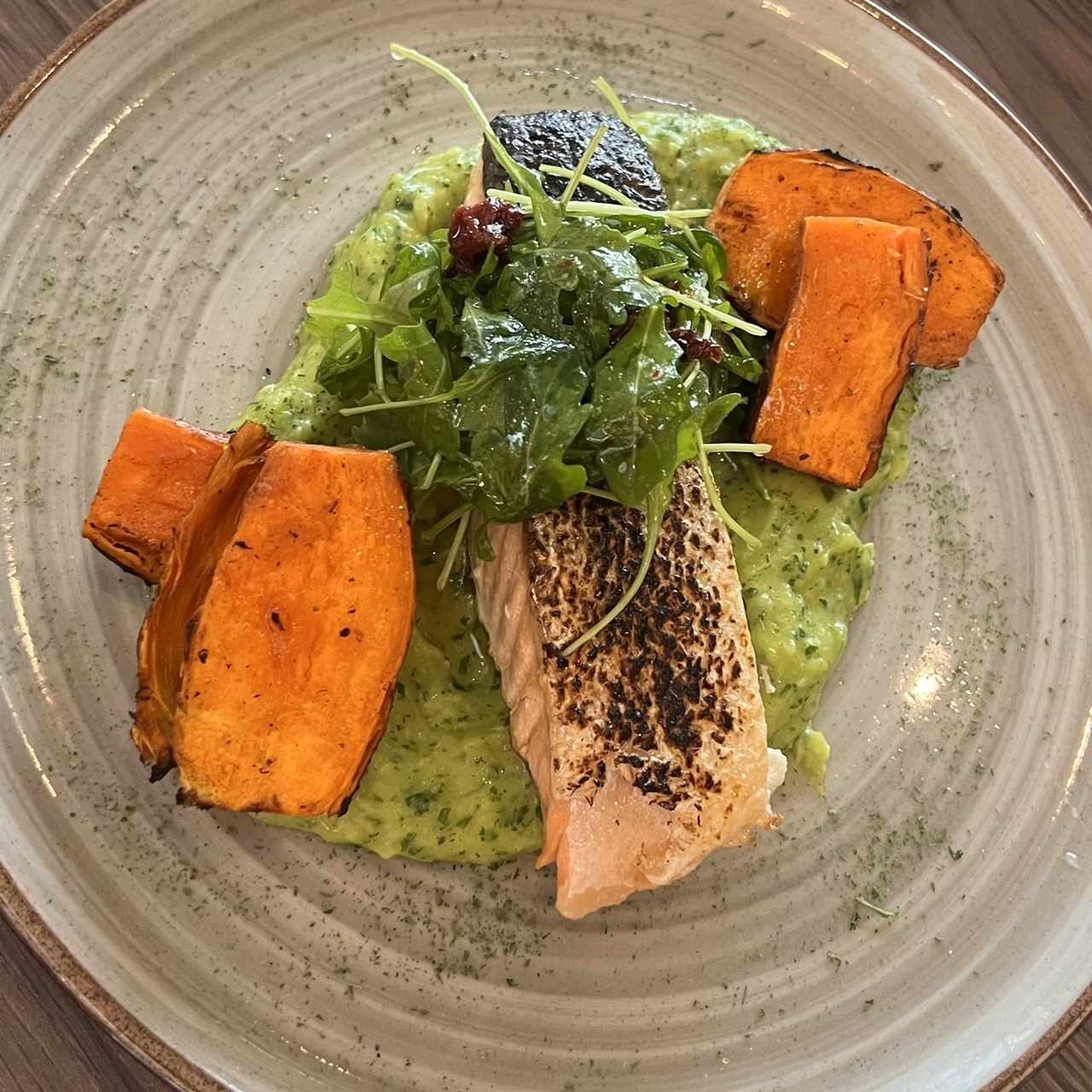 Salmon a la plancha con camote 