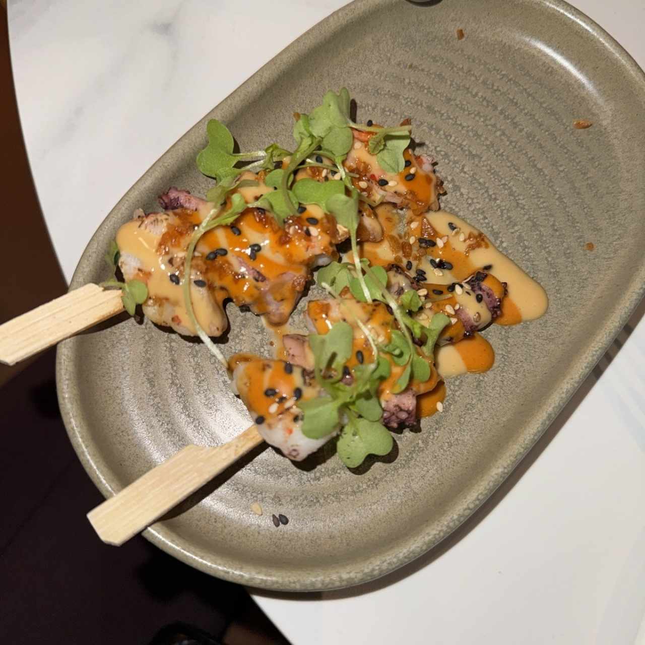 Yakitori de pulpo y langostinos