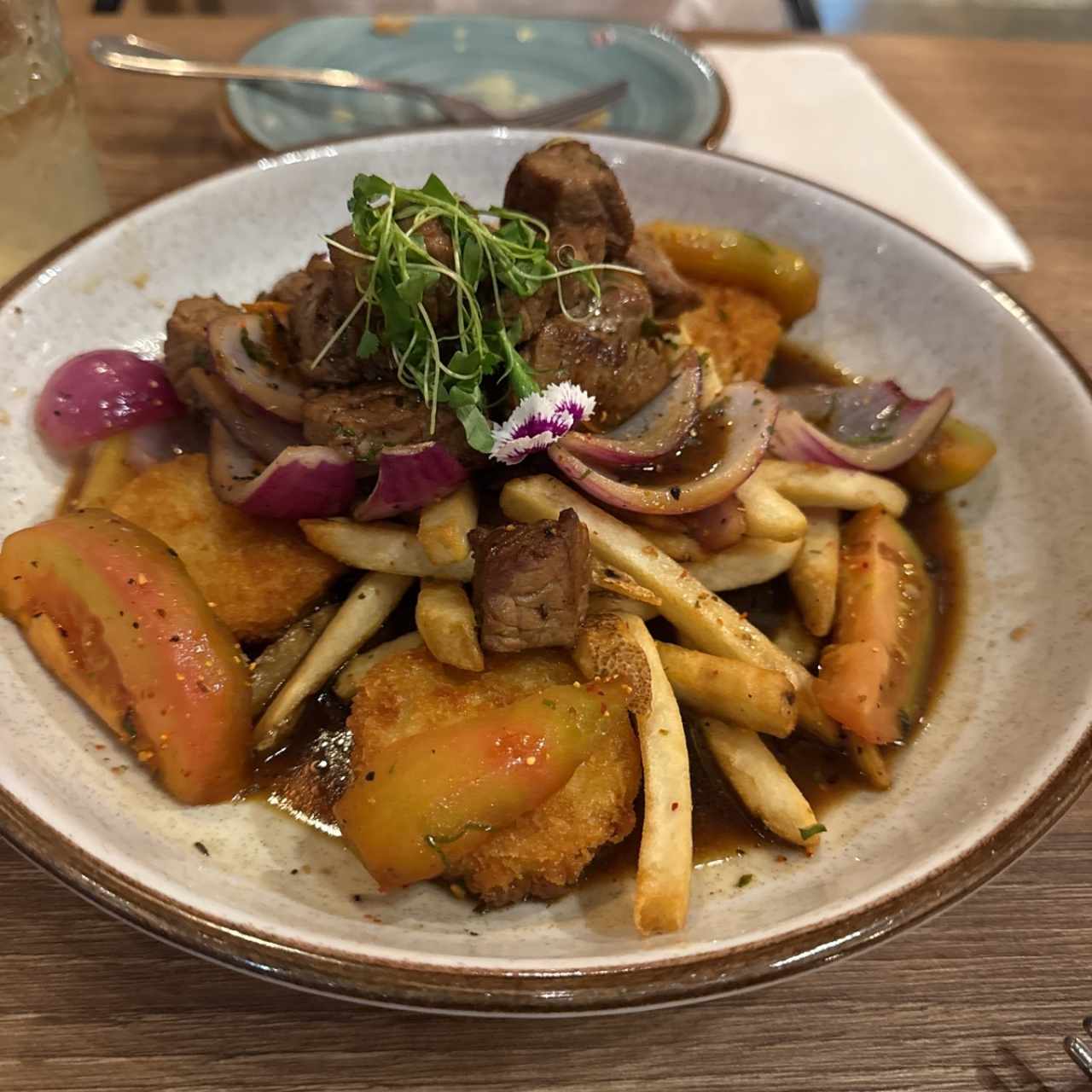 Lomo saltado