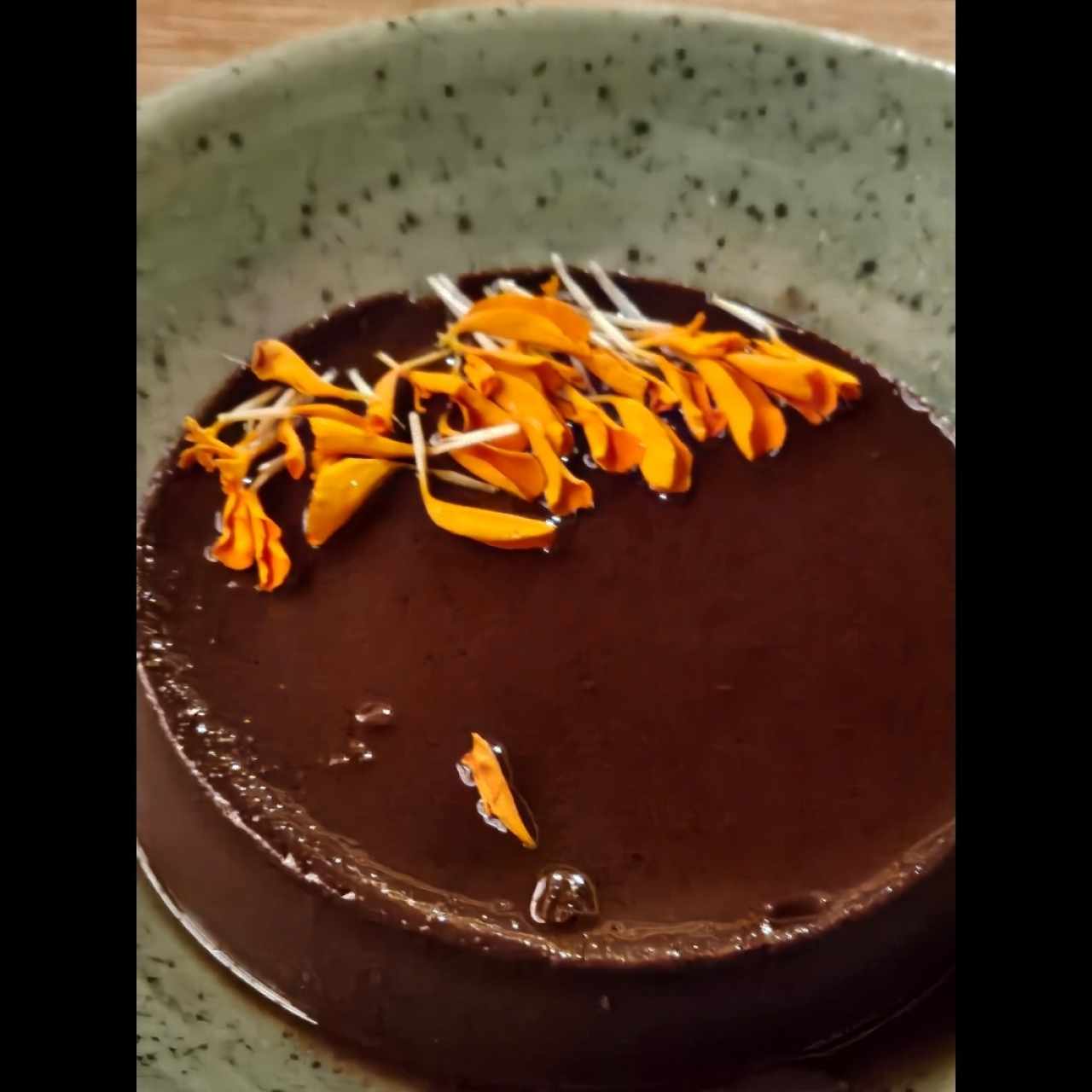 FLAN DE CHOCOLATE Y SALSA DE CAFÉ