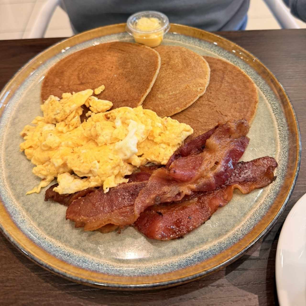 Tocino pancake y huevos