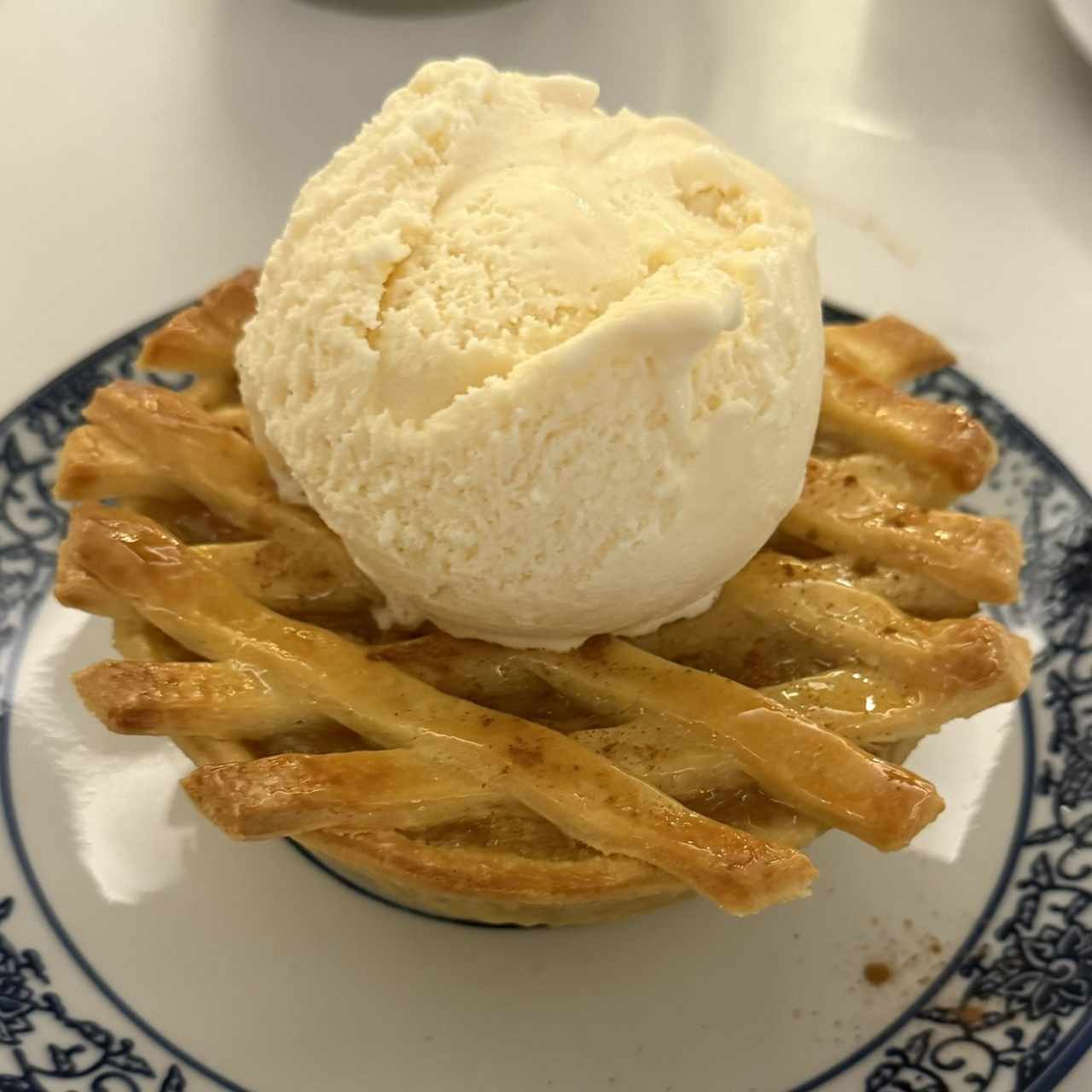 Pie de manzana con helado