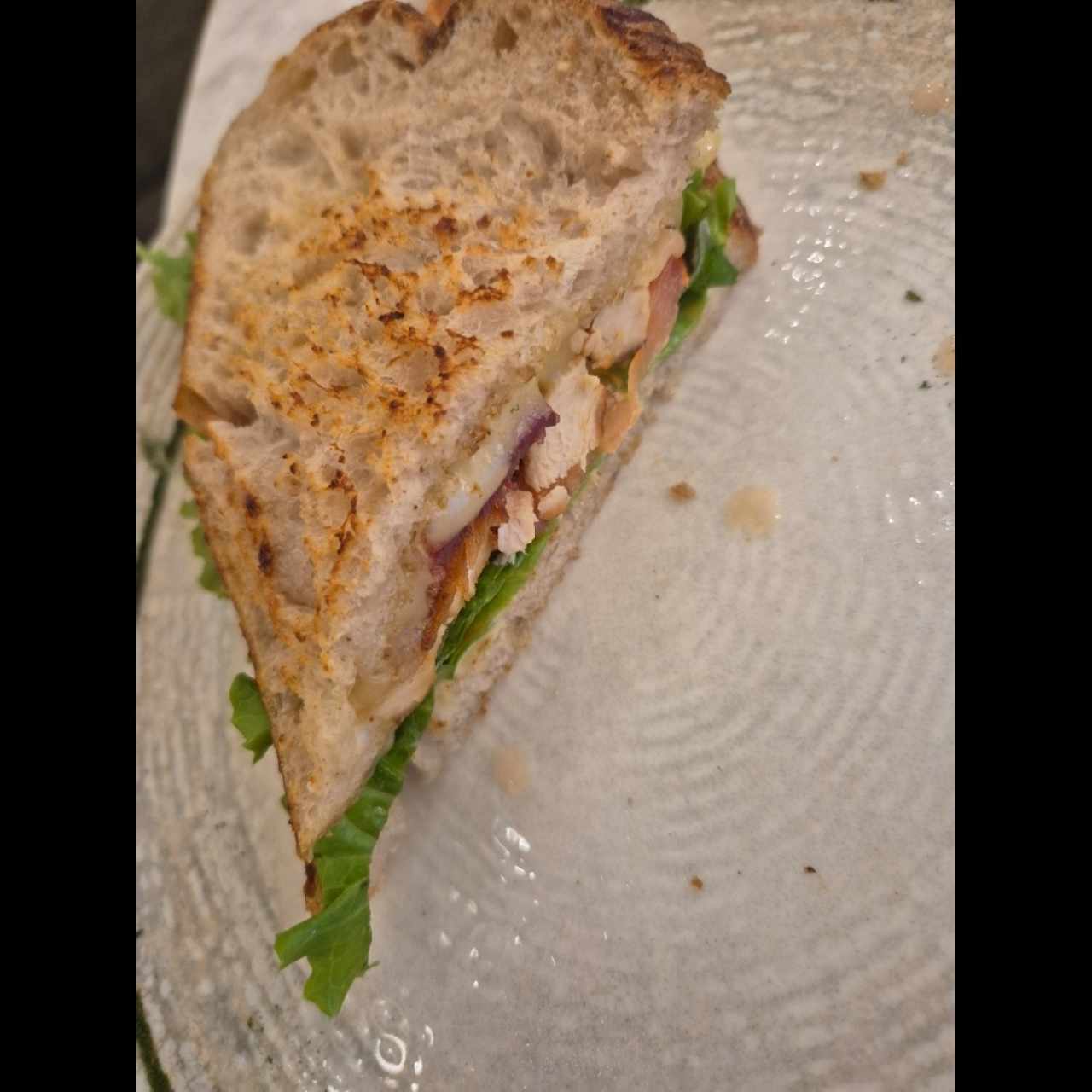 emparedado de pollo