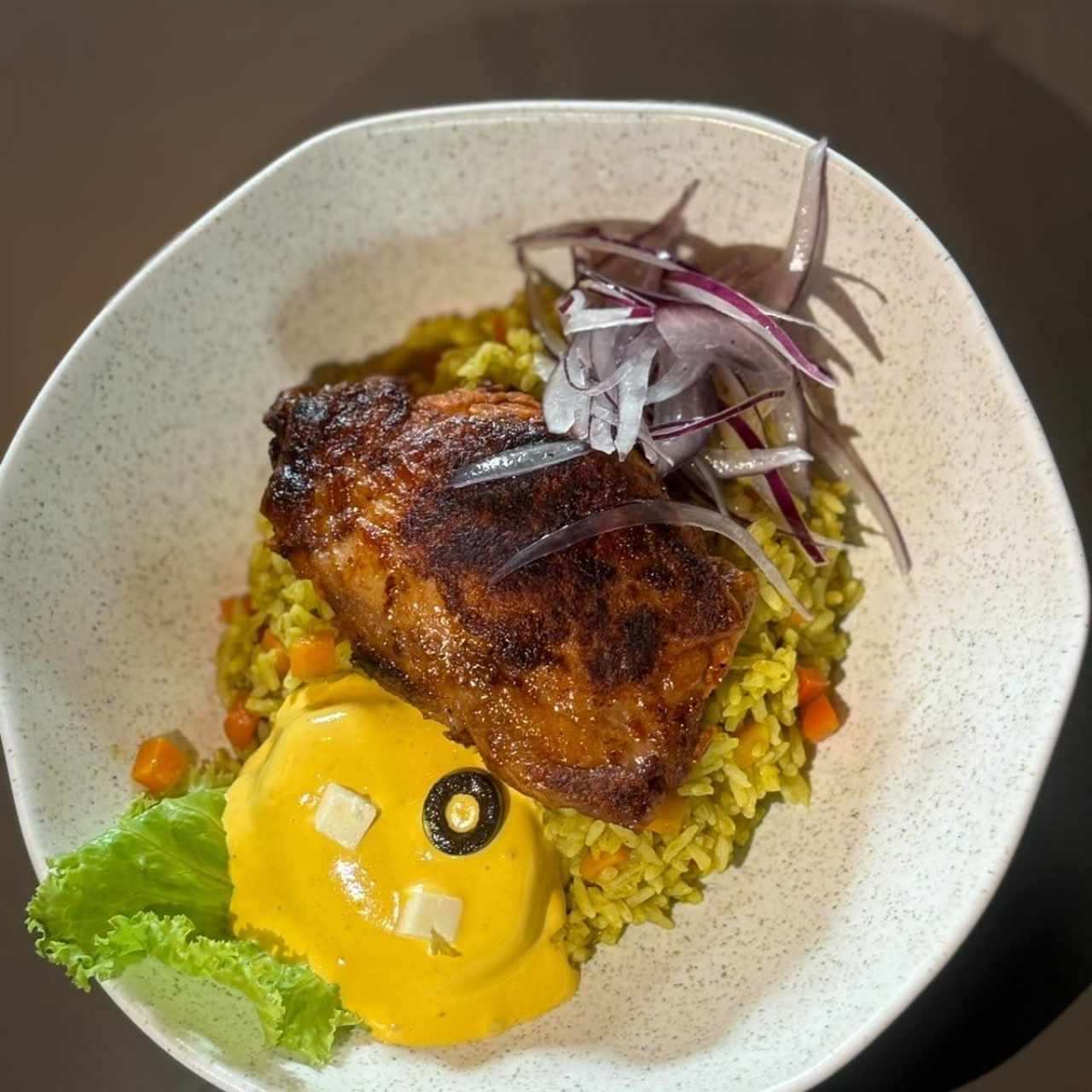 Arroz con Pollo Estilo Peruano y Huancaina