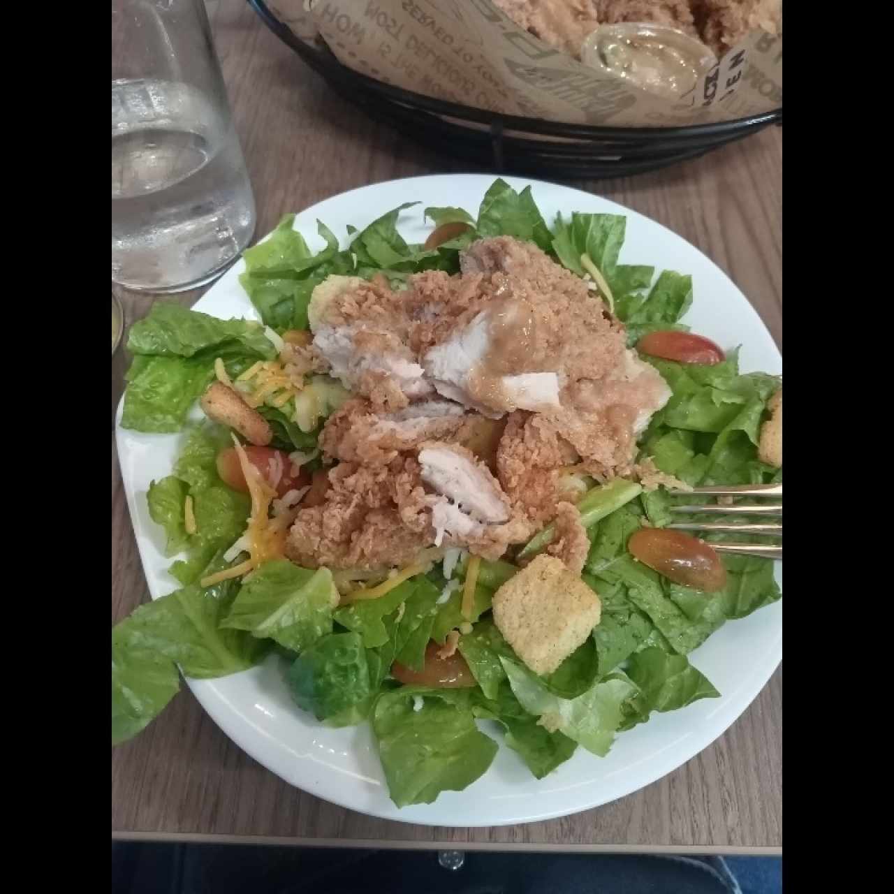 Golden chicken salad 