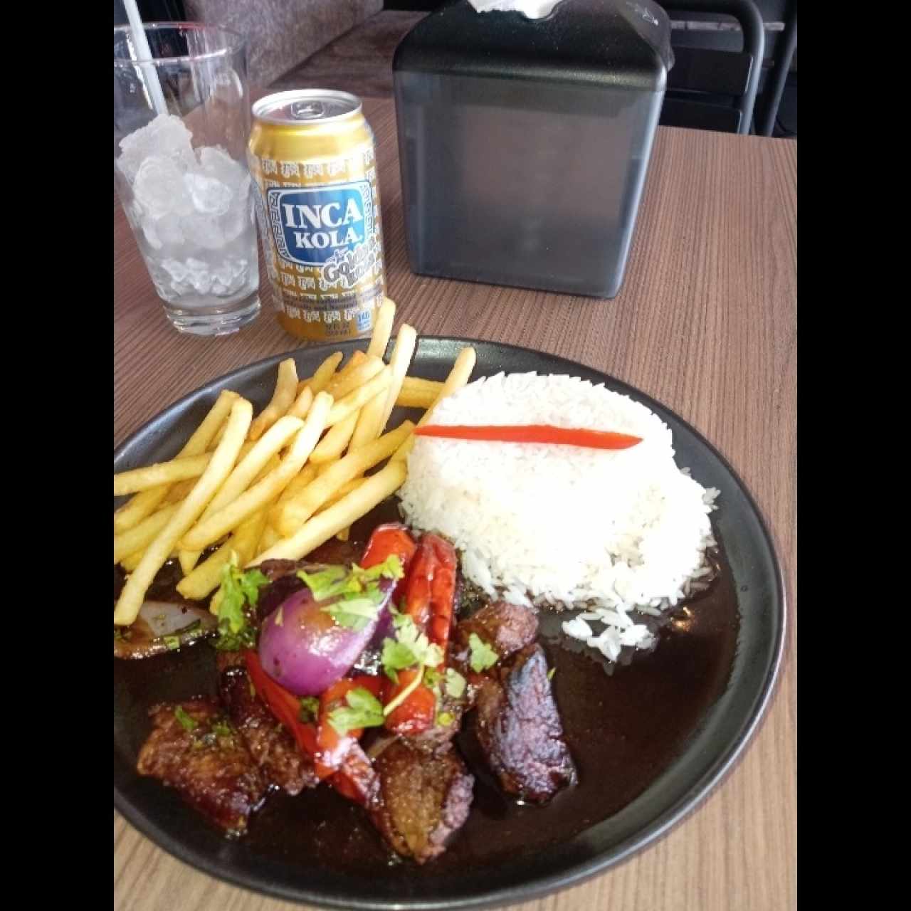 Lomo Saltado.   Fulll recomendado