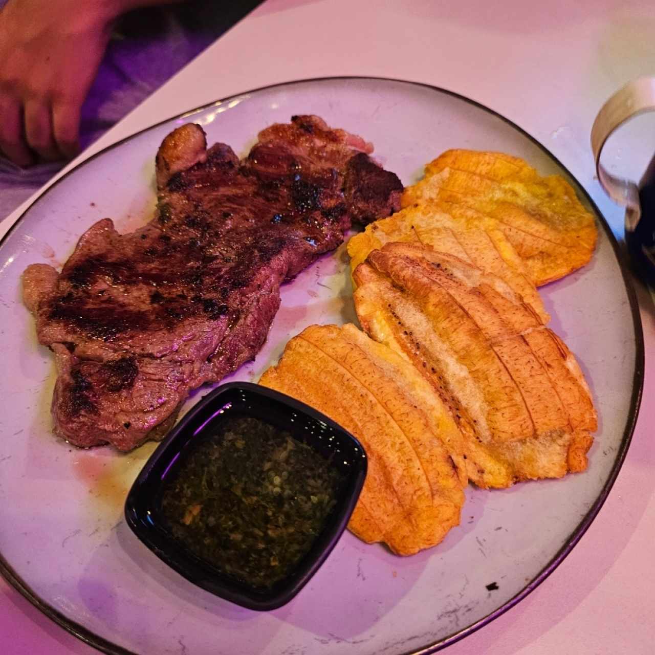 Churrasco + 2 acompañamientos / Steak + 2 Side Dishes