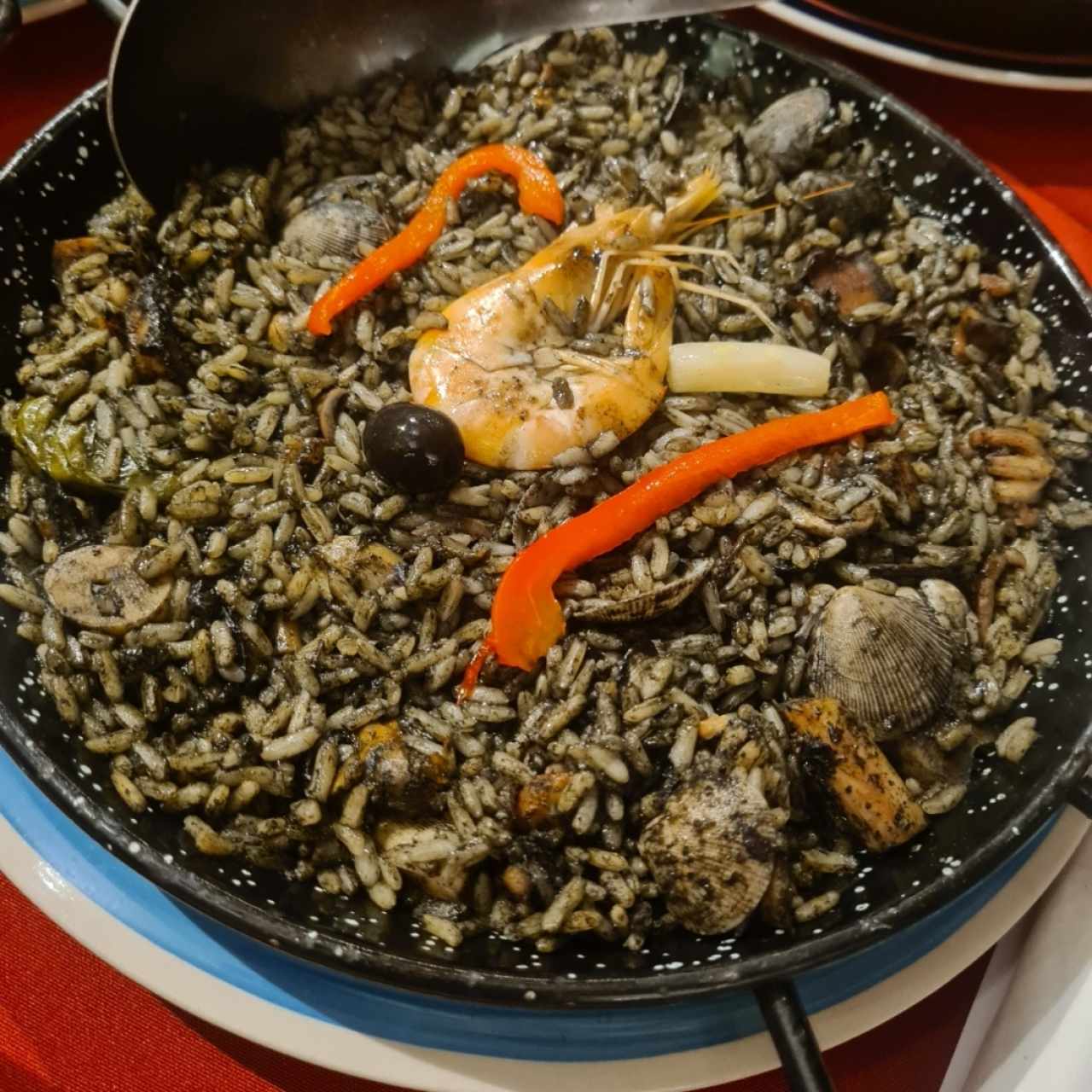 Paella Negra (Mínimo 2 personas)