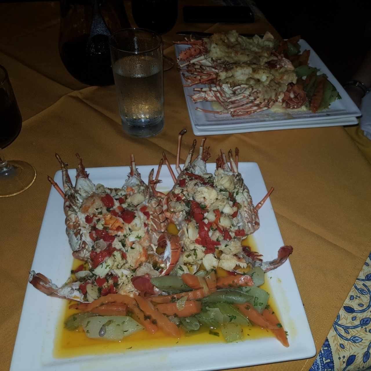 Langosta al ajillo con pimientos piquillos