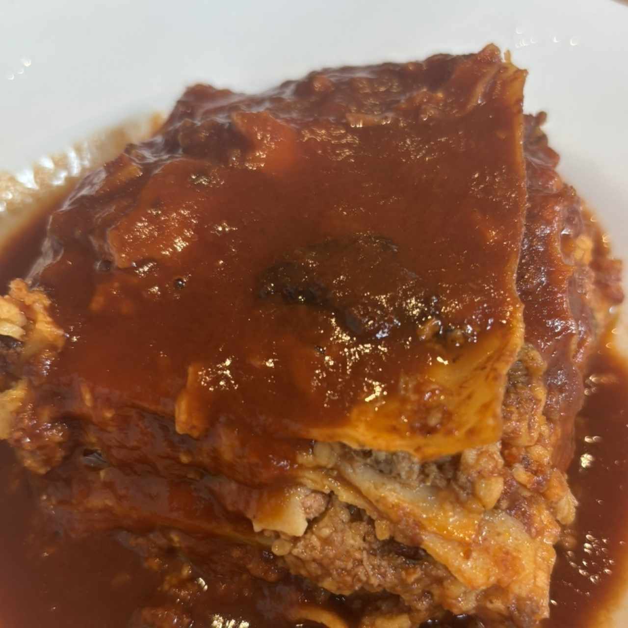 LASAGNA DE CARNE BOLOGNESA