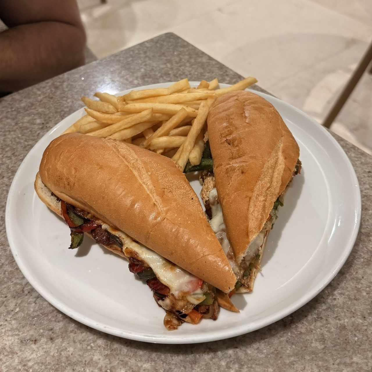 EMPAREDADOS - Philly Cheese Steak