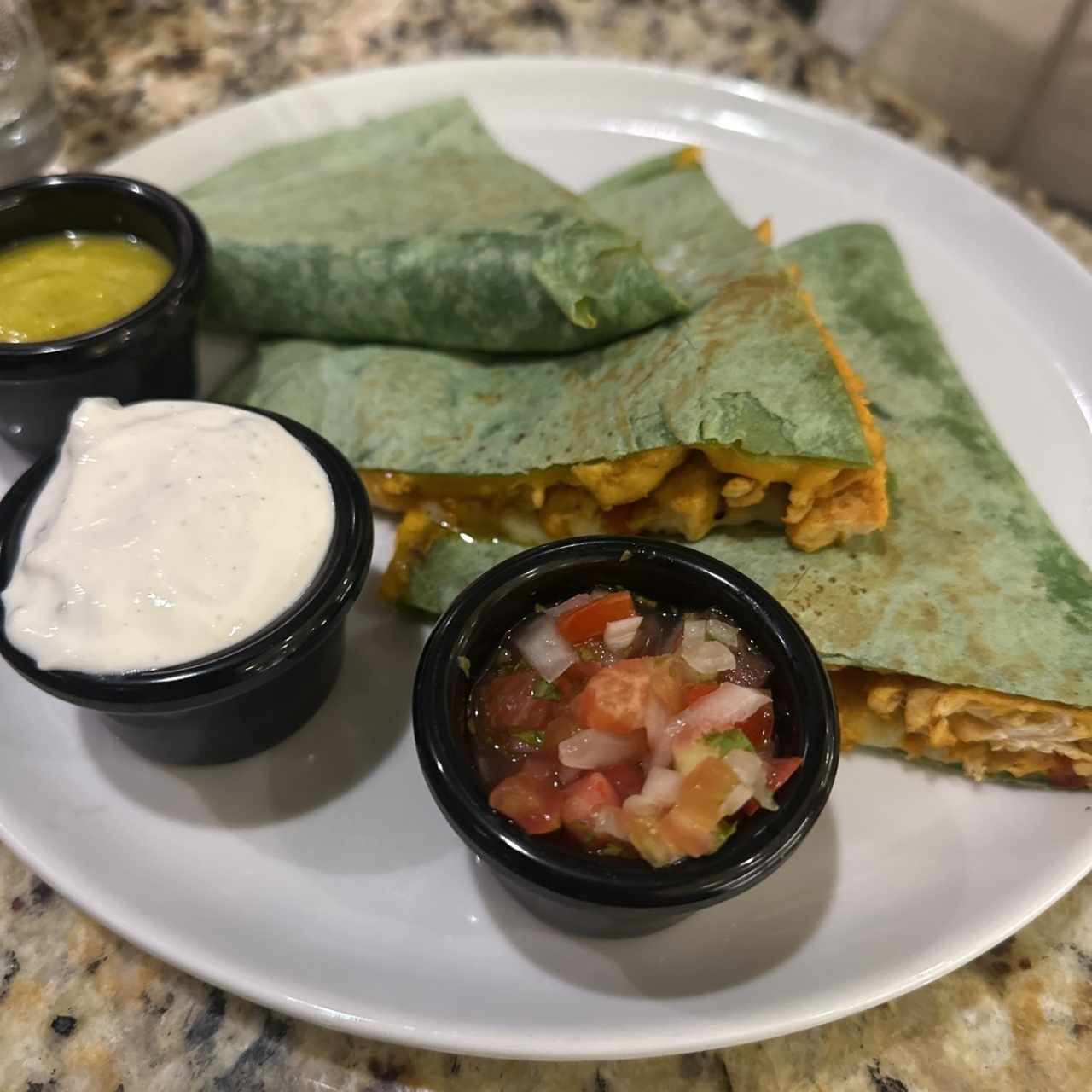 FAVORITOS - Quesadilla de pollo