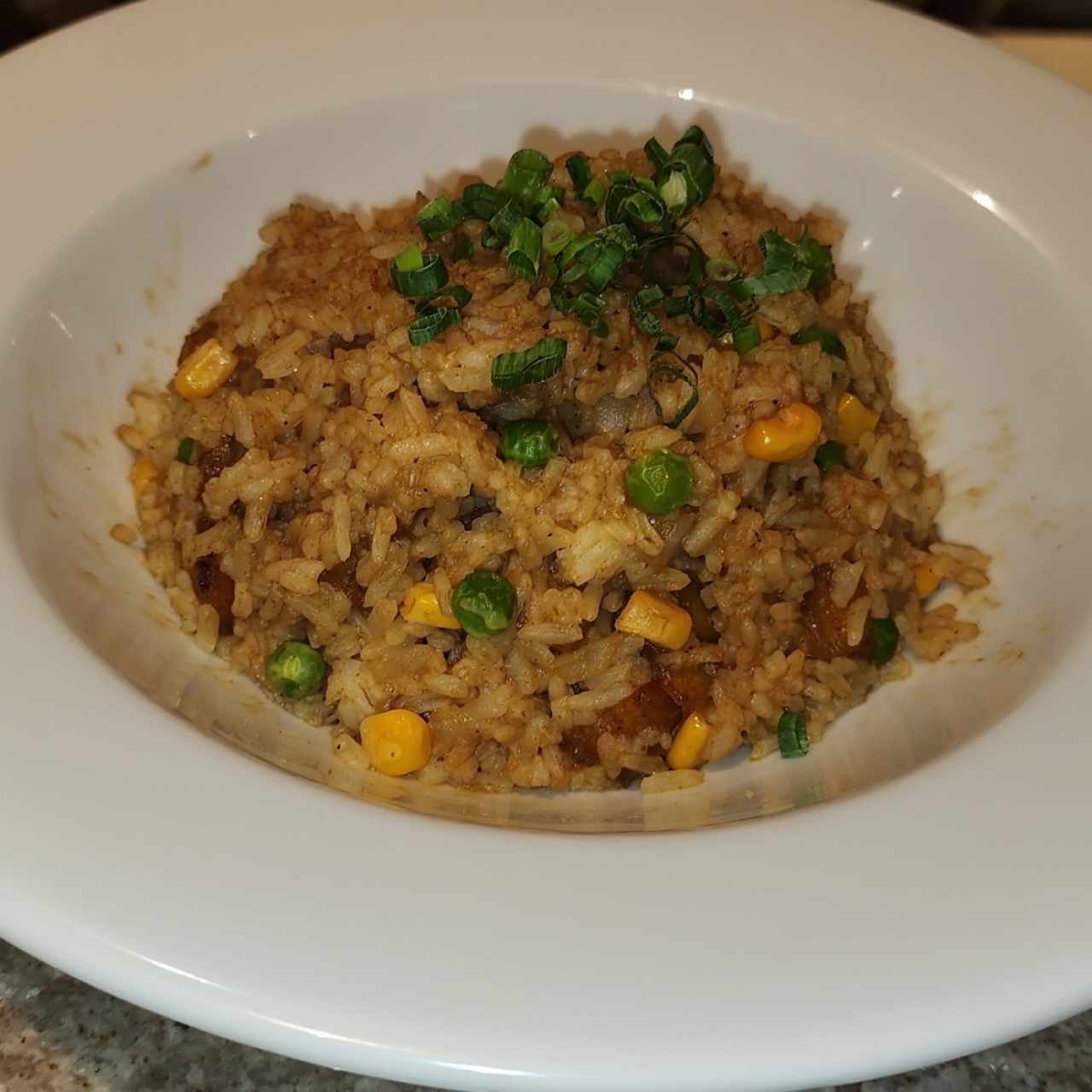 Arroz con plátano al curry (con pollo)