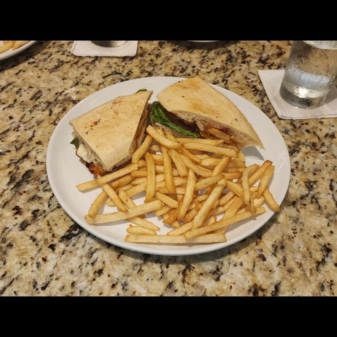 EMPAREDADOS - Panini de Pollo