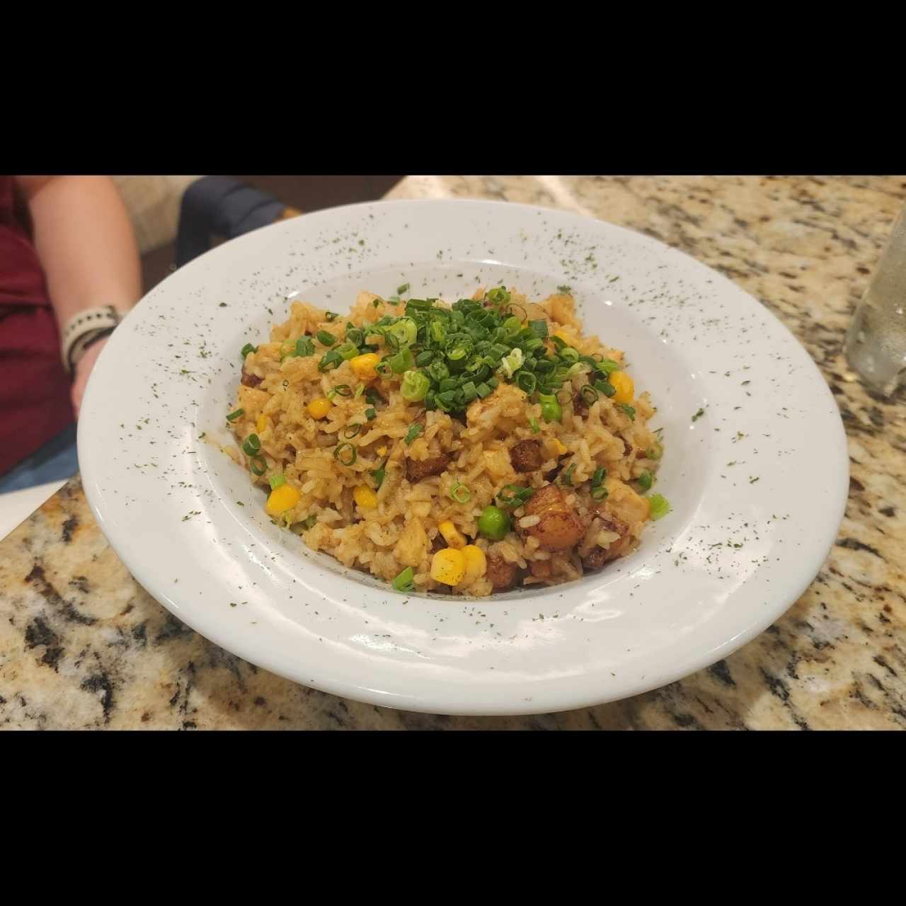Arroz con plátano al curry (con pollo)