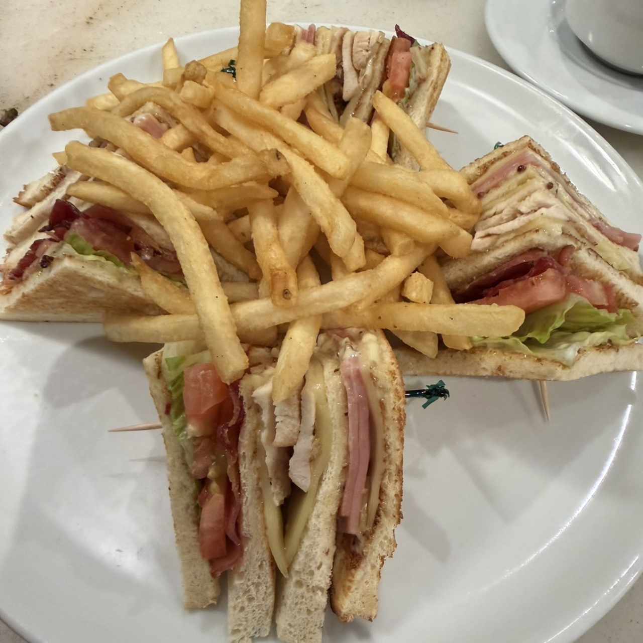 EMPAREDADOS - Club Sandwich
