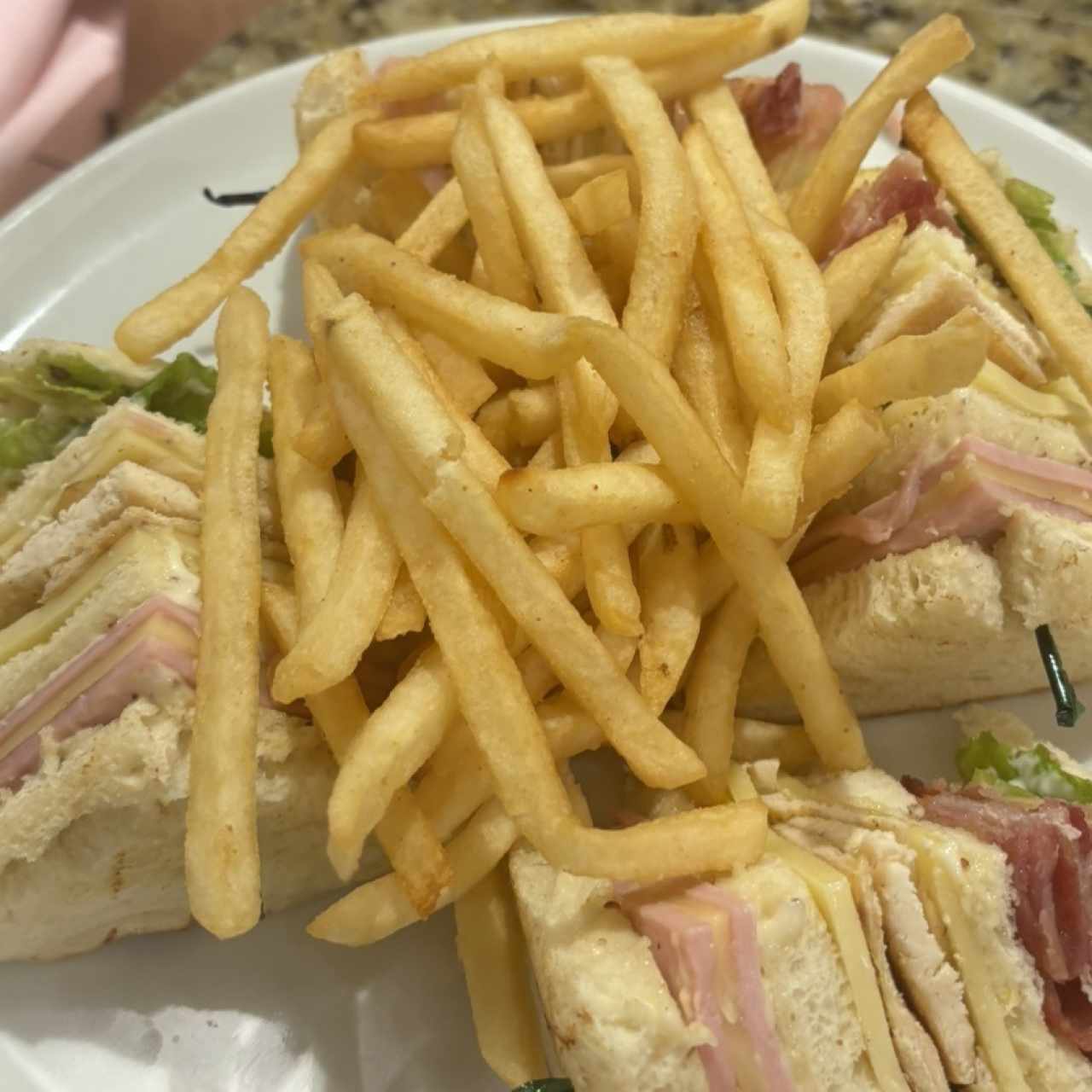 EMPAREDADOS - Club Sandwich