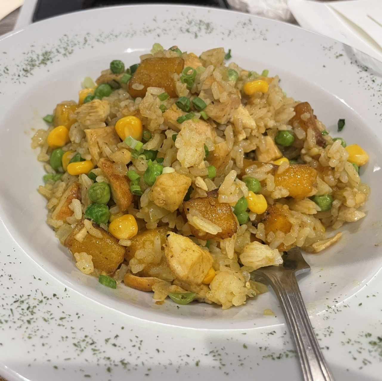 Arroz con plátano al curry (con pollo)