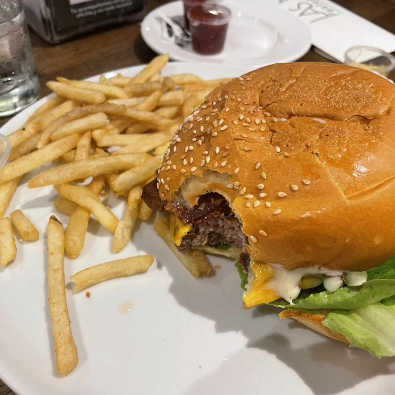 EMPAREDADOS - Las Hadas Cheeseburger