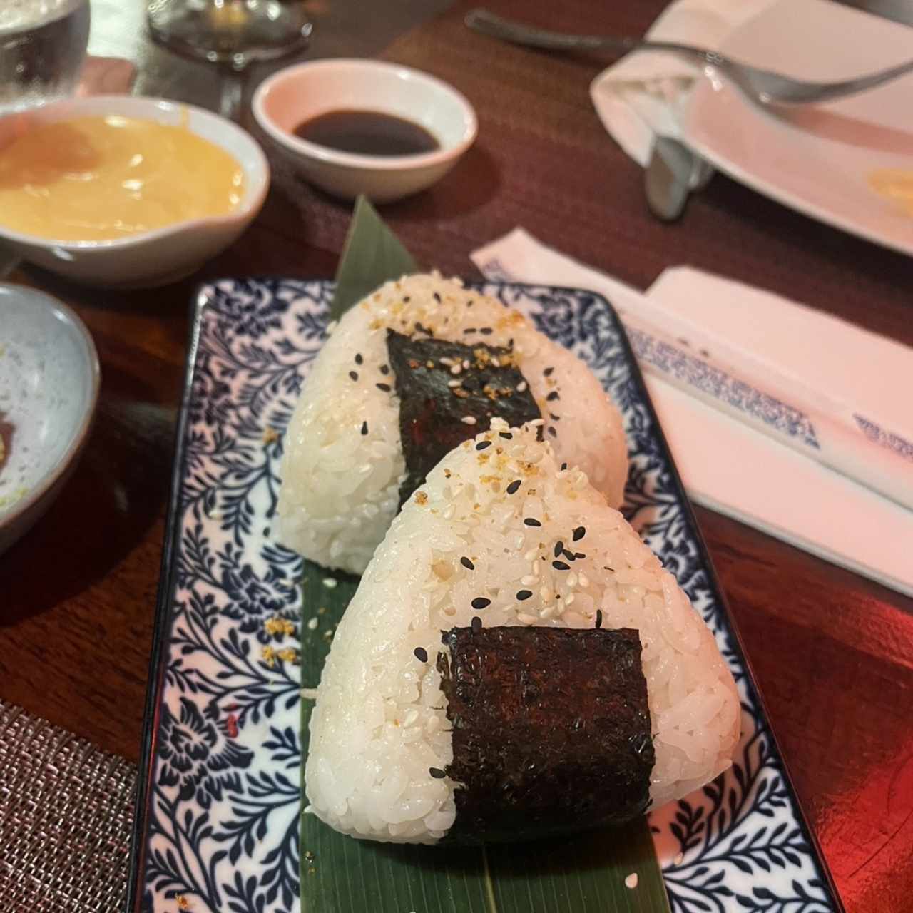 Entradas - Onigiri de Salmón