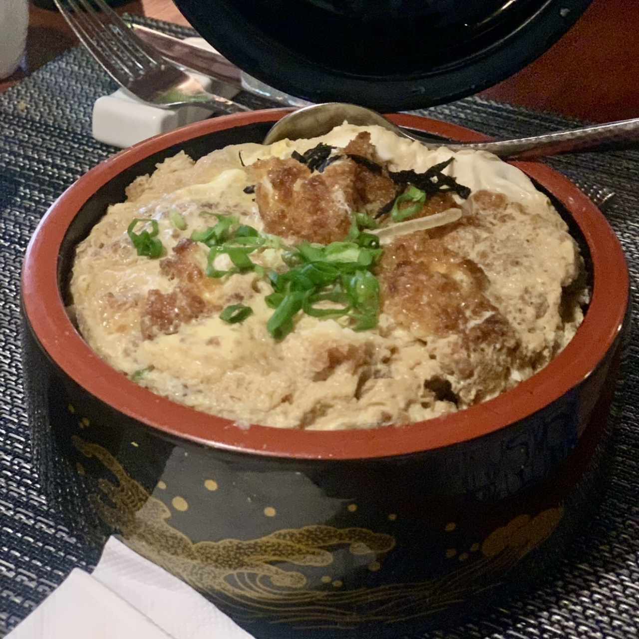 Donburi - Katsudon de pollo.  Delicioso