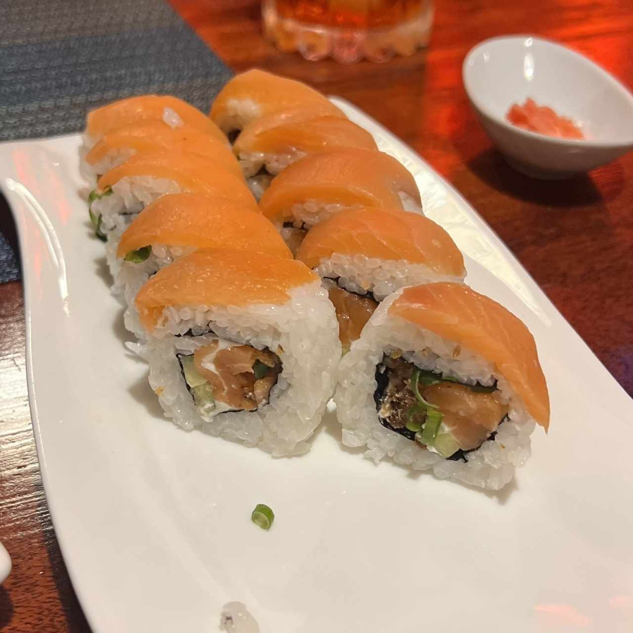 Rollos Clásicos - California Roll Salmón