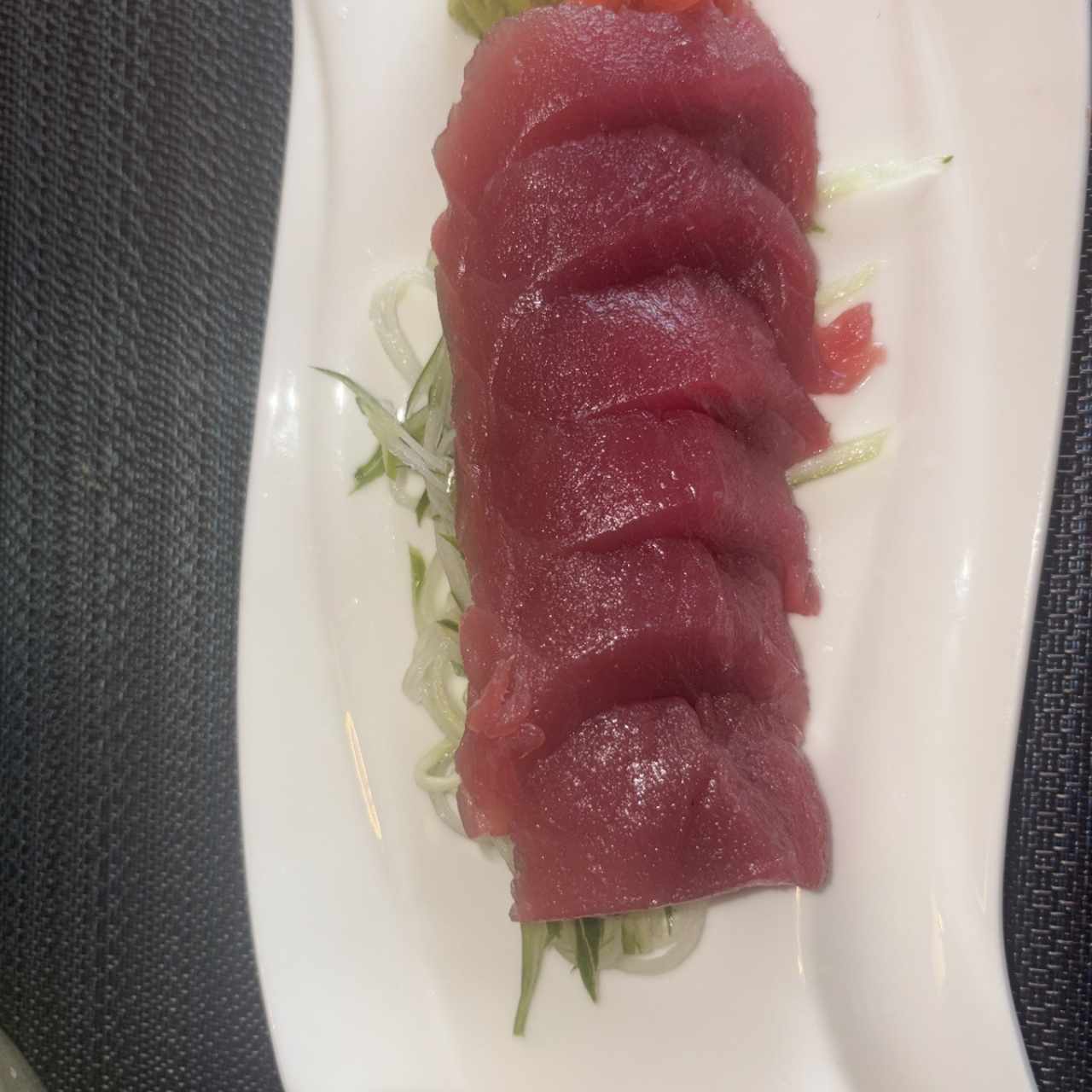 Maguro ( Atún corte Grueso)