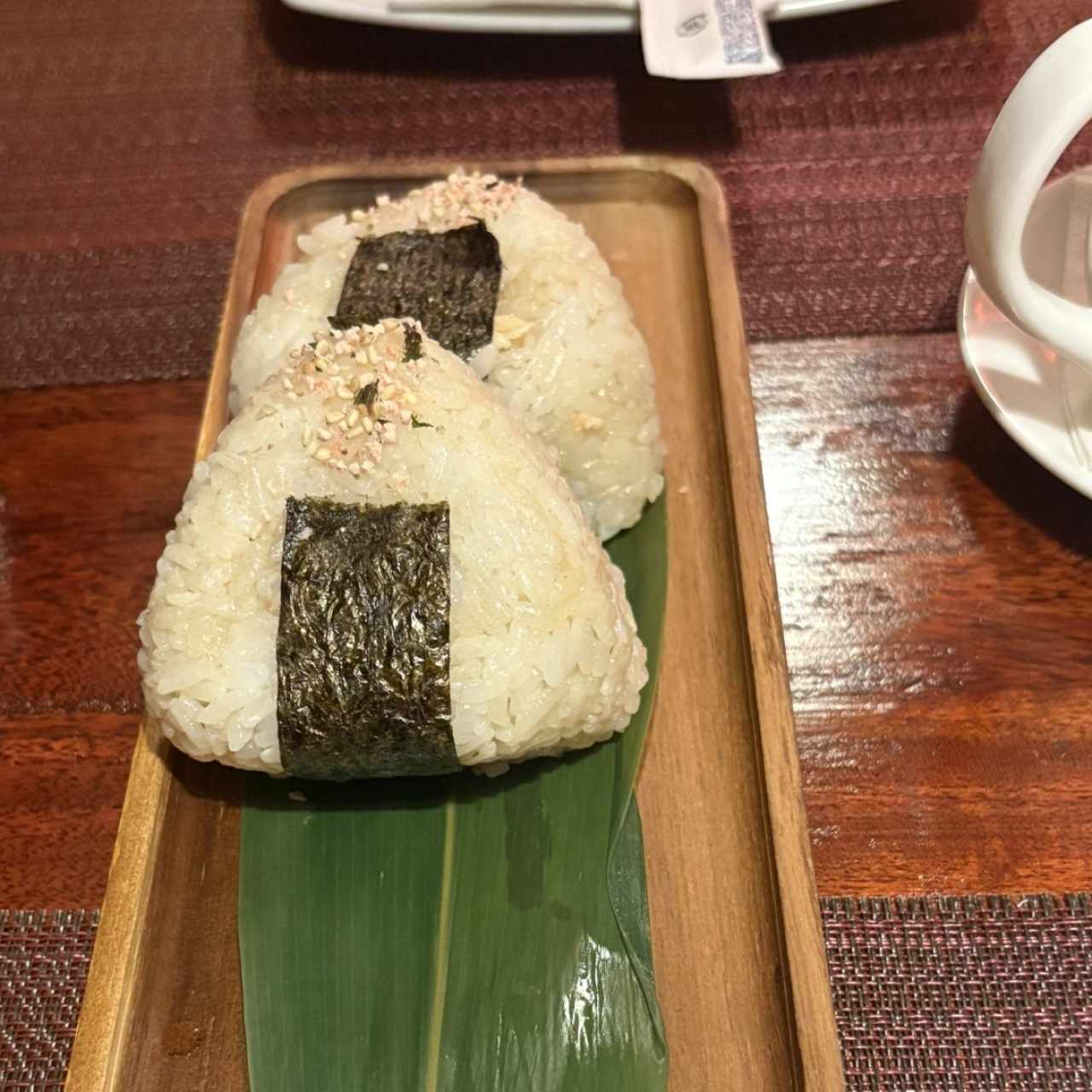Entradas - Onigiri de Salmón