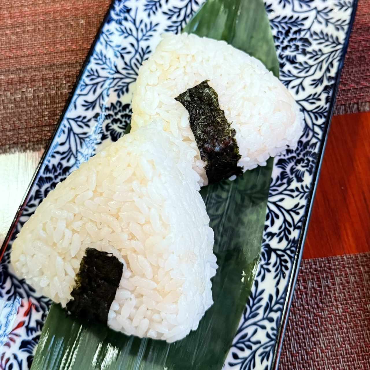 Entradas - Onigiri de Salmón
