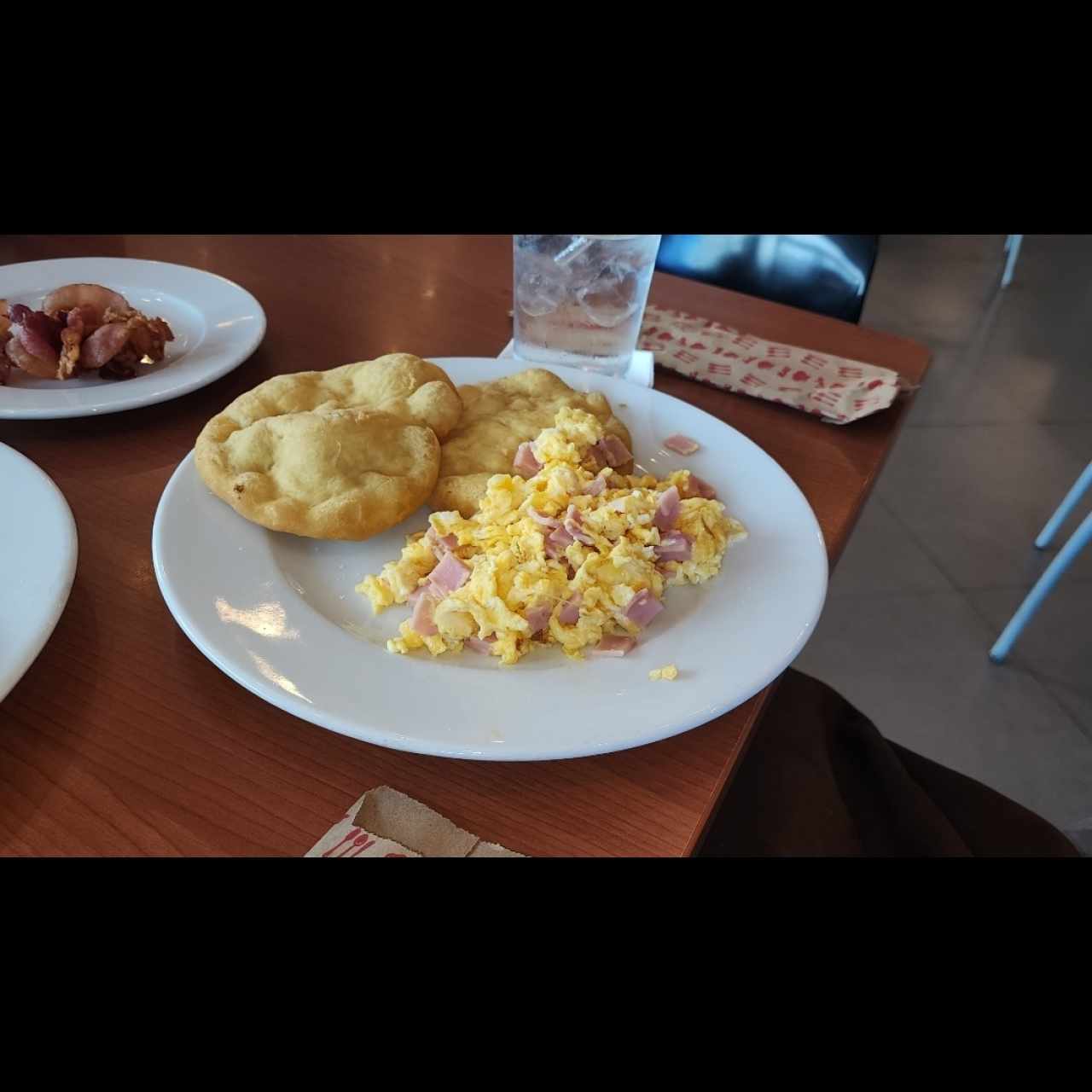 Huevos con Jamón o Tocino