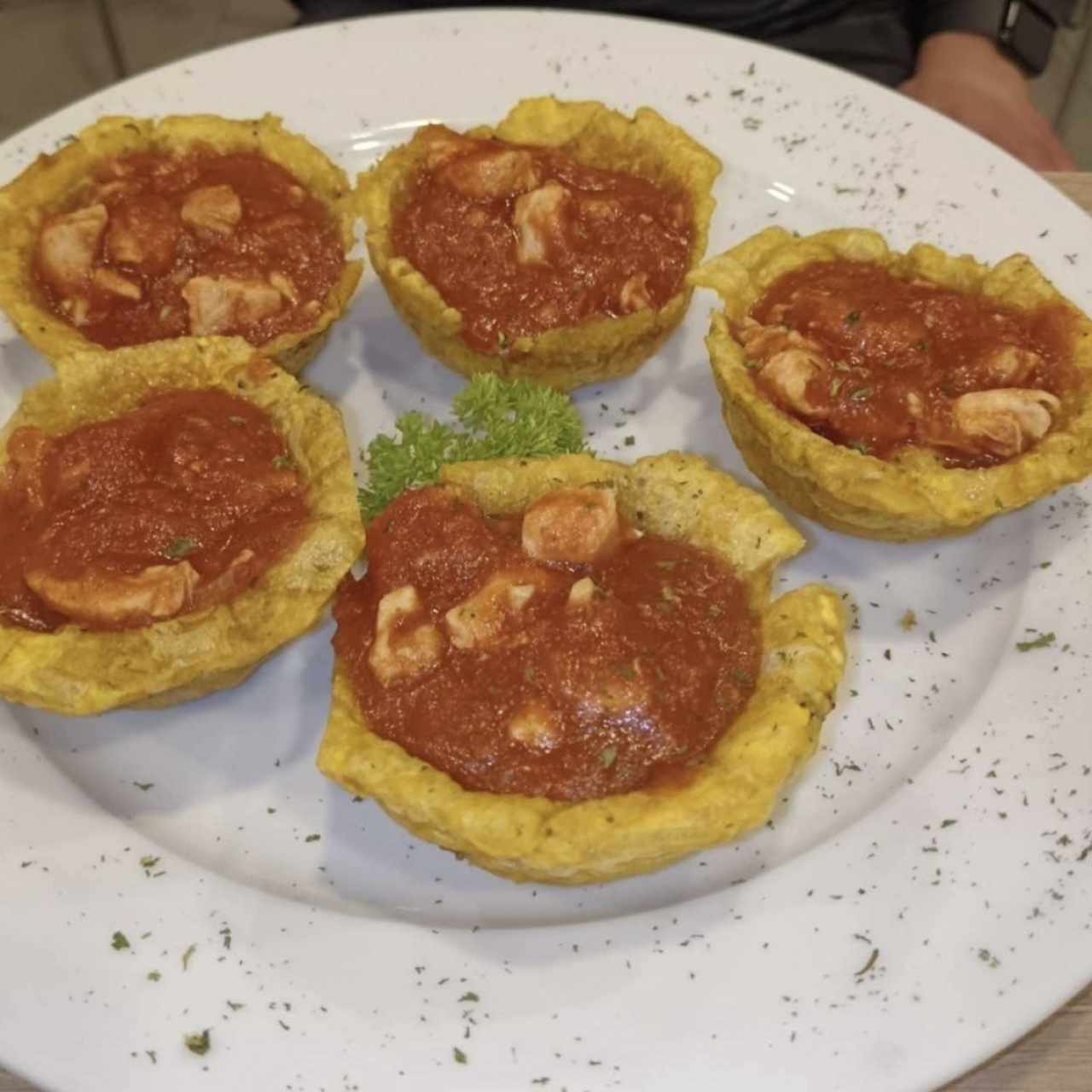 Patacones rellenos de Pollo o Boloñesa