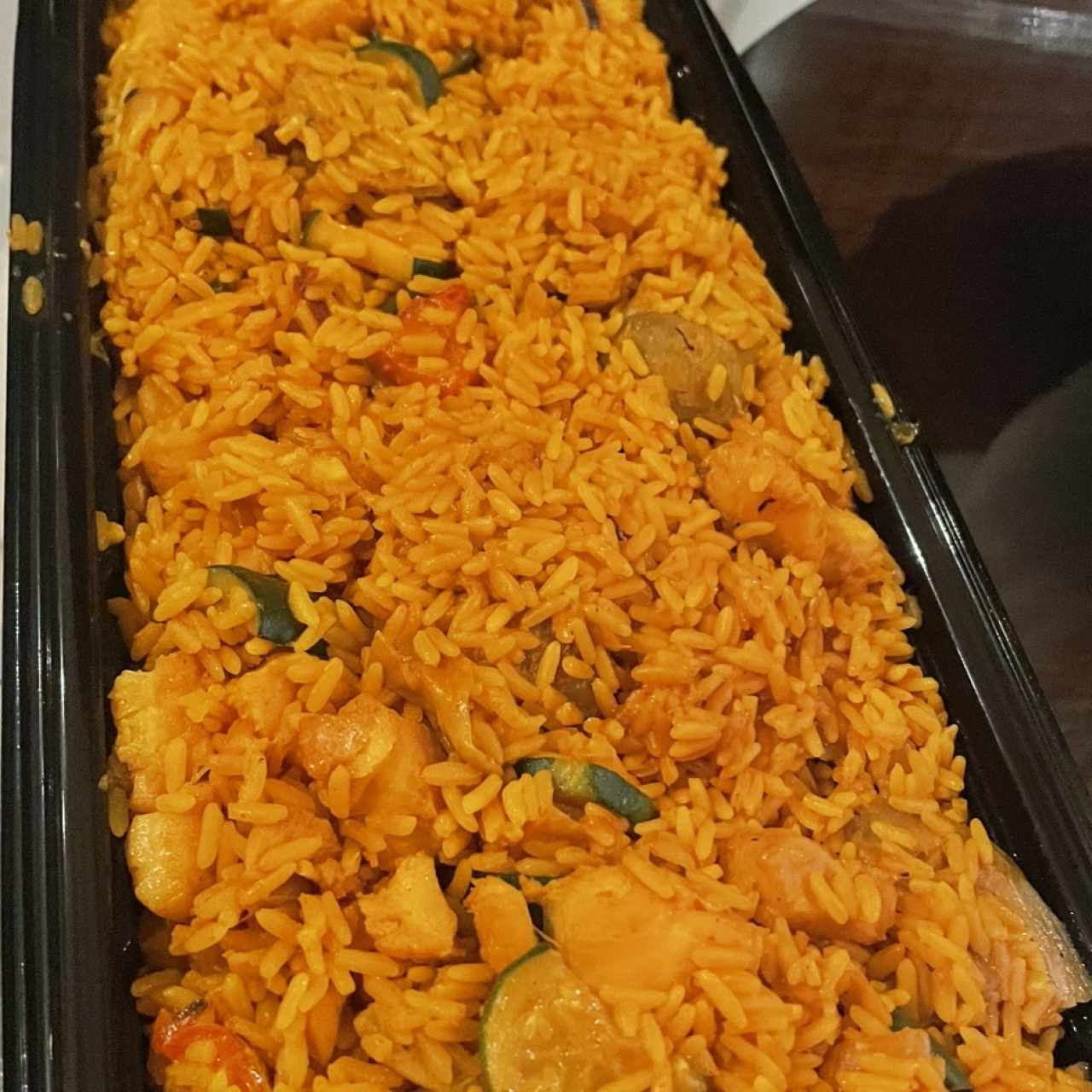 Paella de pescado y vegetales 