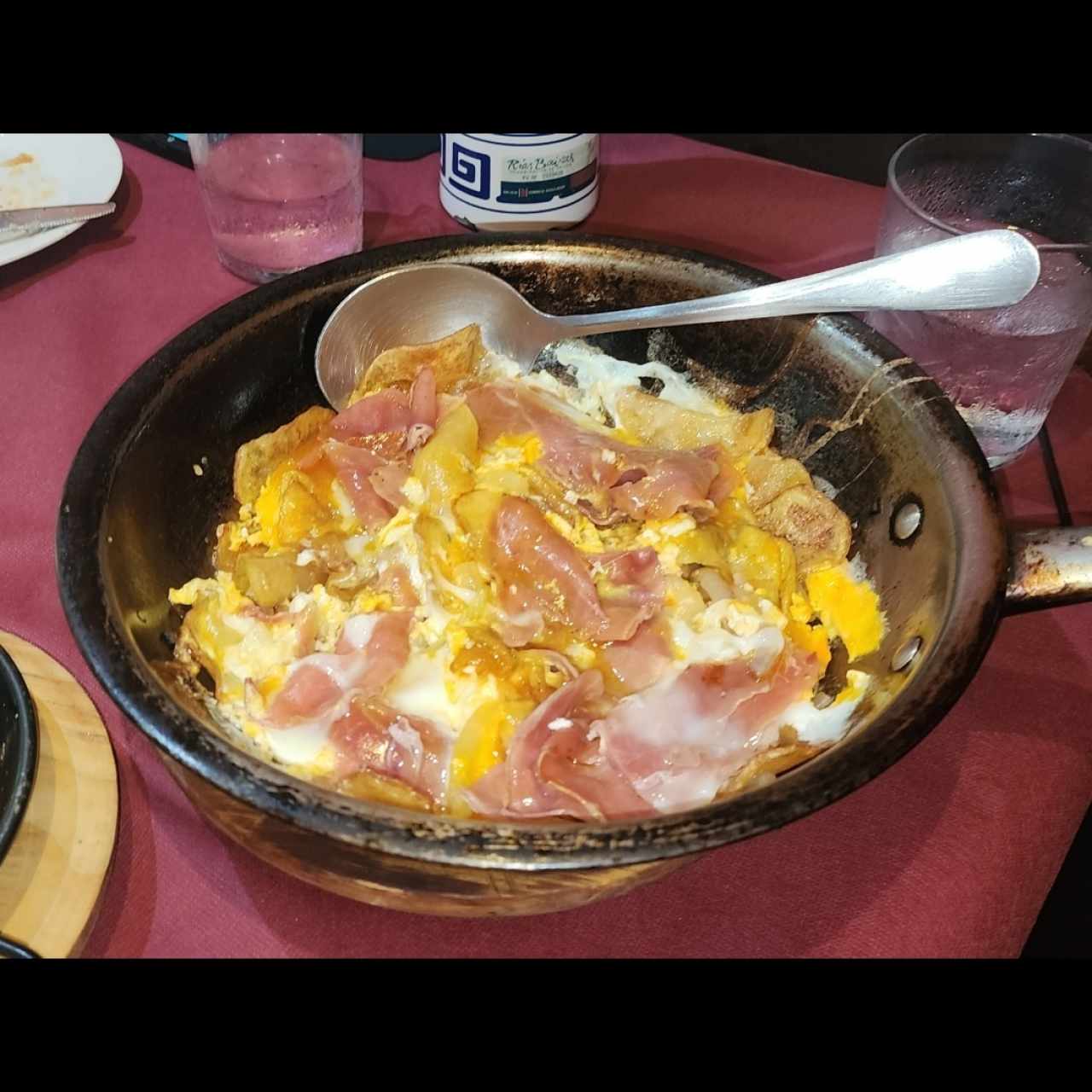 Huevos Rotos con Jamón