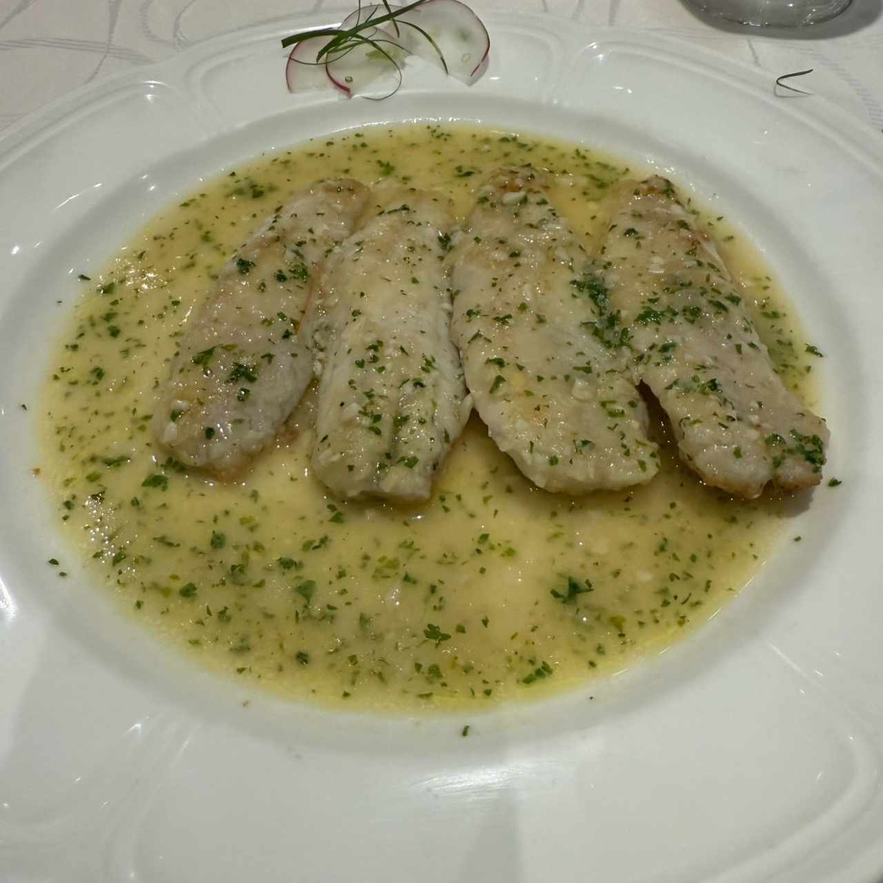 Corvina en Salsa Verde con Almejas