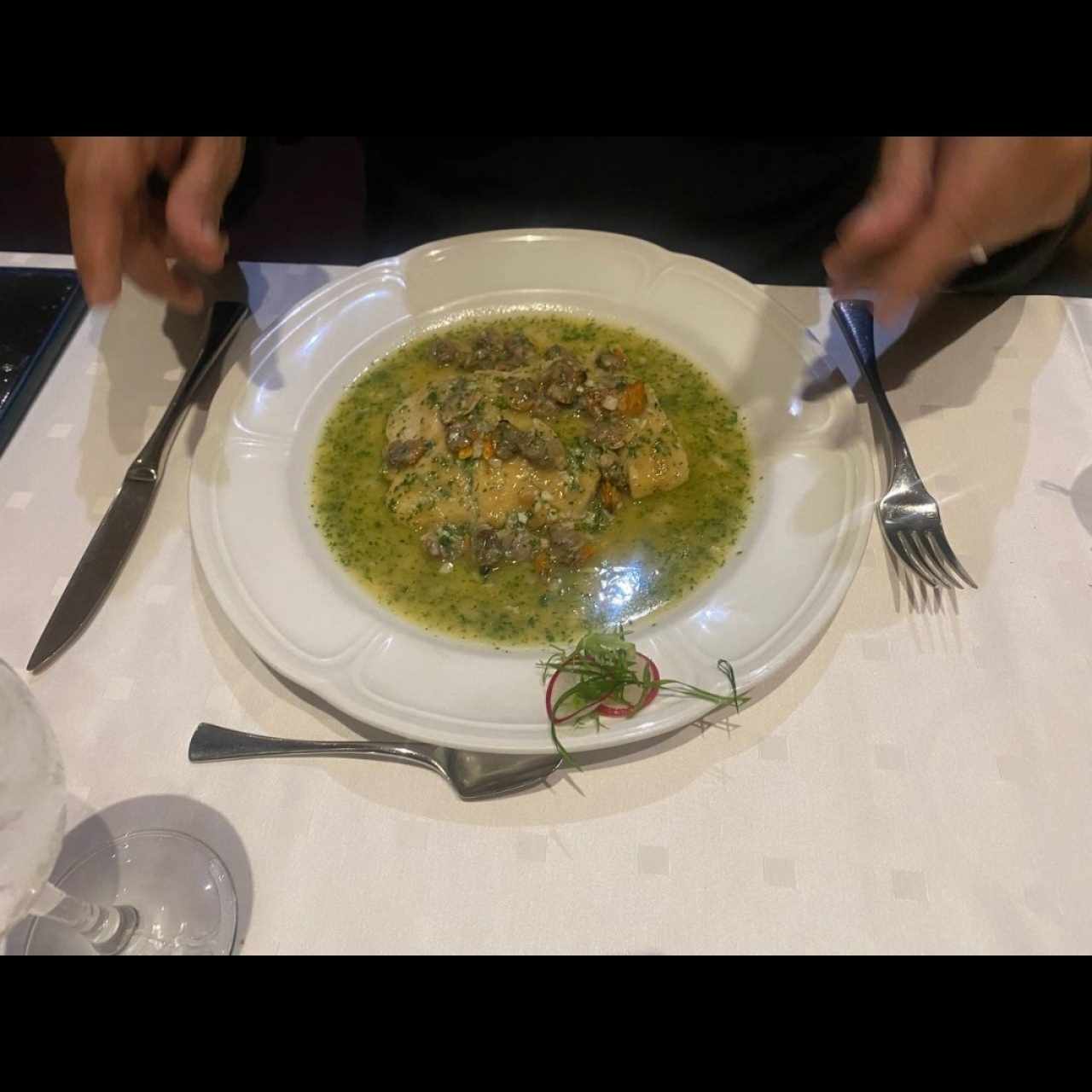 Corvina en Salsa Verde con Almejas