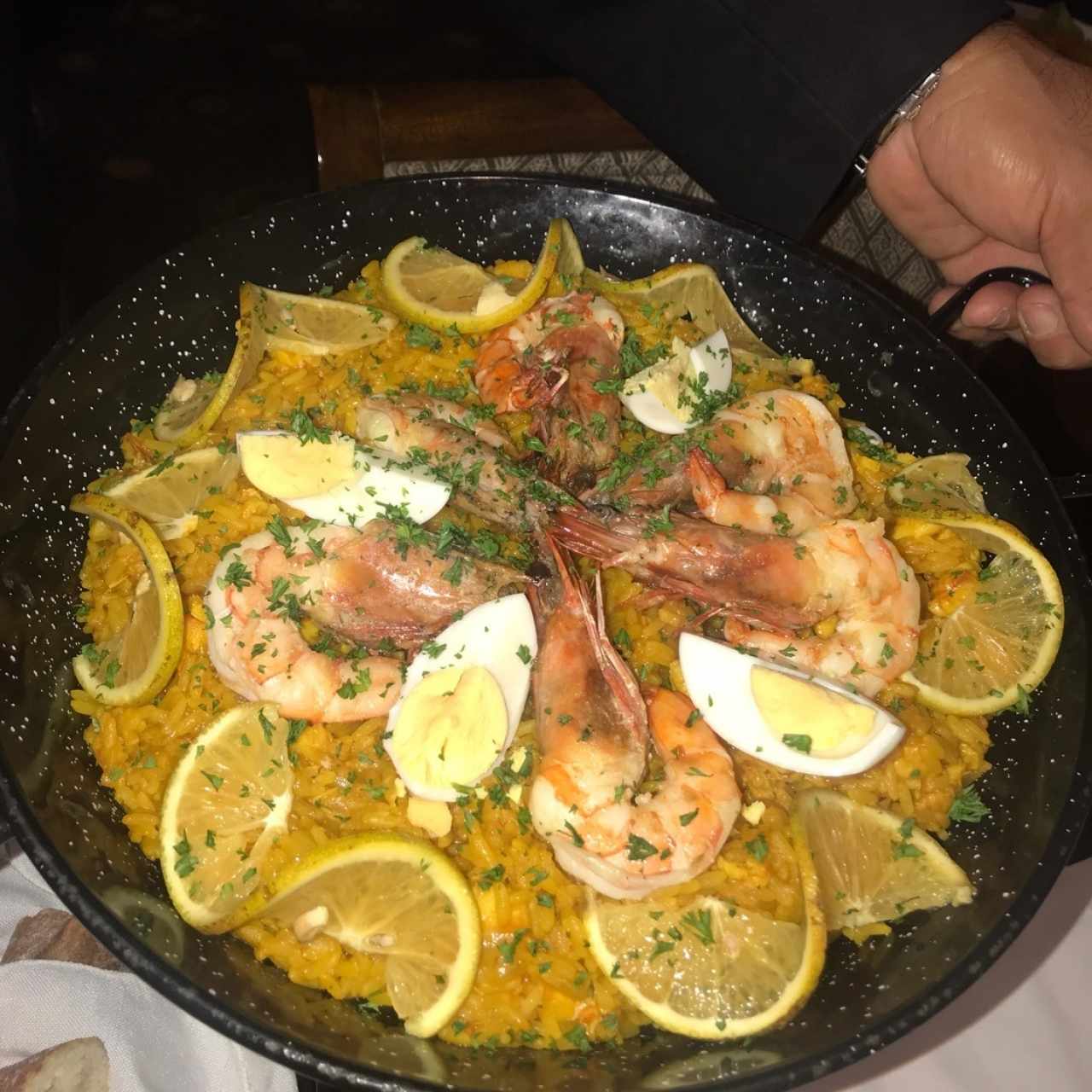 Paella de langosta y langostinos 