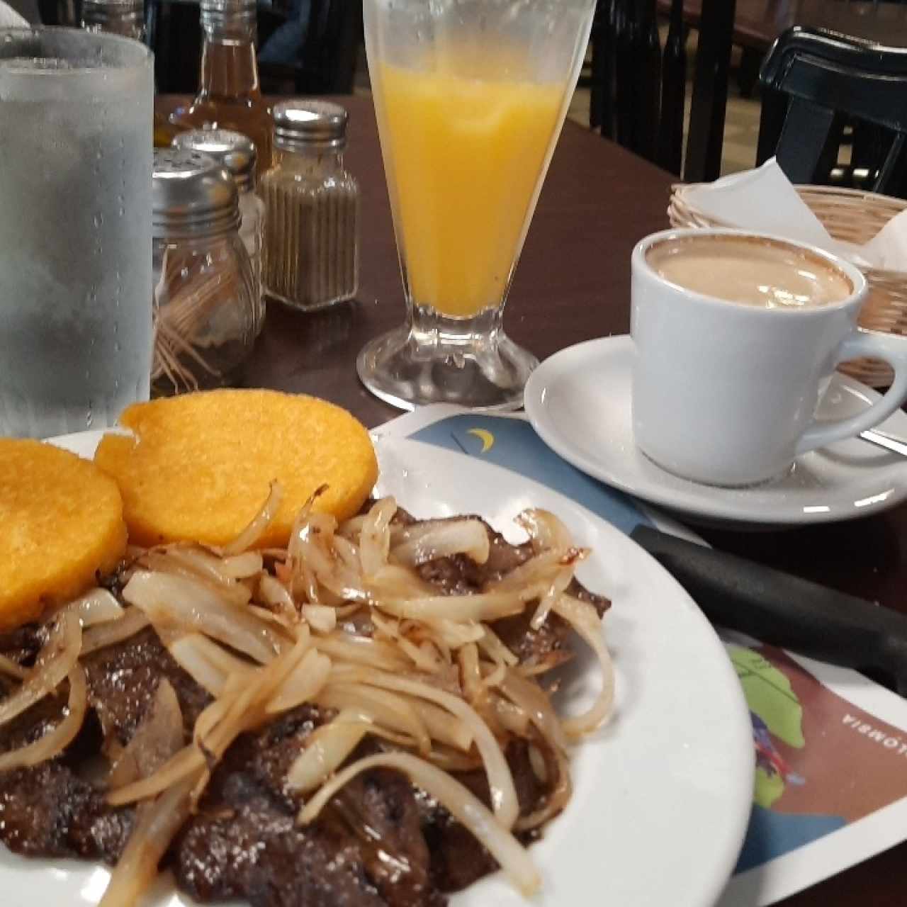 hígado encebollado