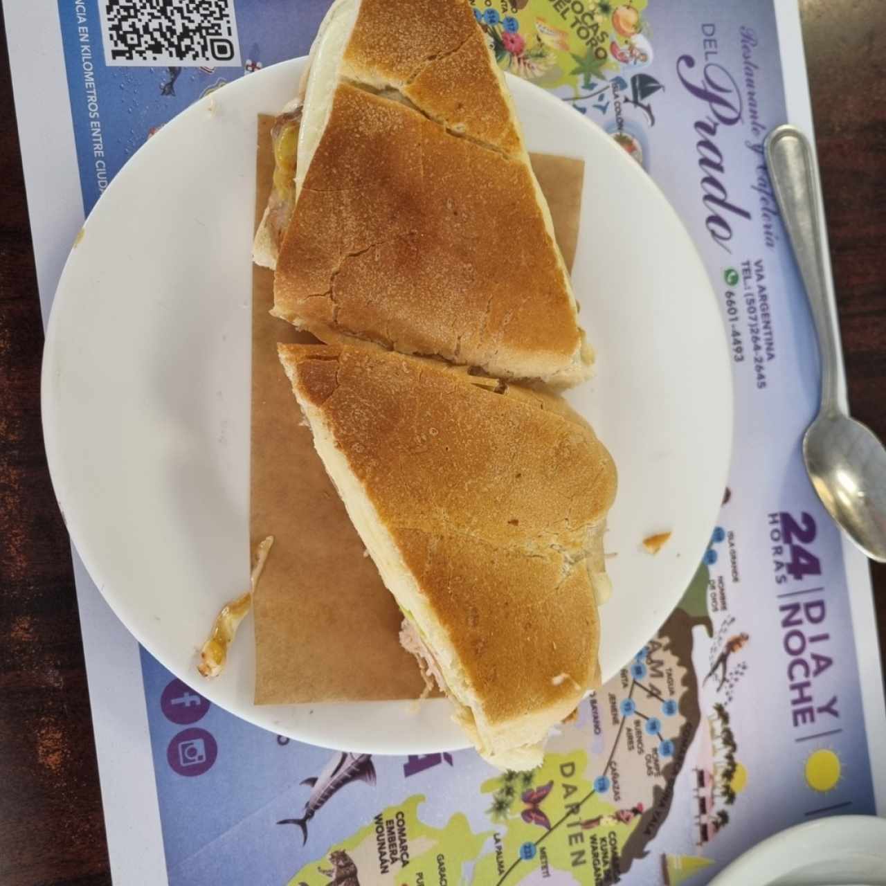 Sandwuch pierna con parmesano